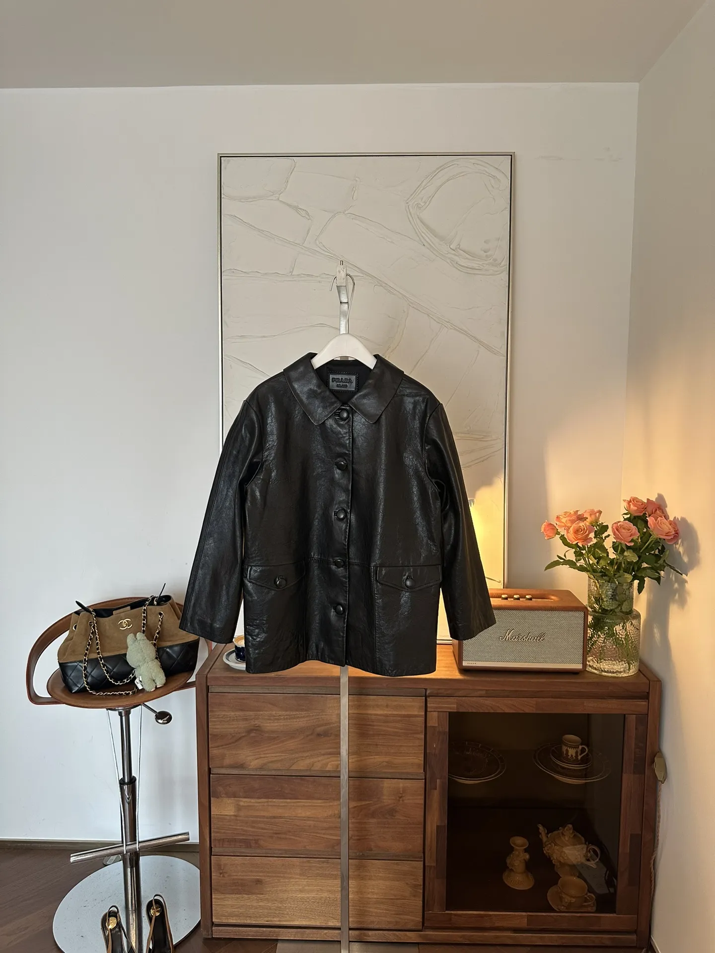 PRADA Женская кожаная куртка из вощёной коровьей кожи PRADA Женская кожаная куртка из вощёной коровьей кожи