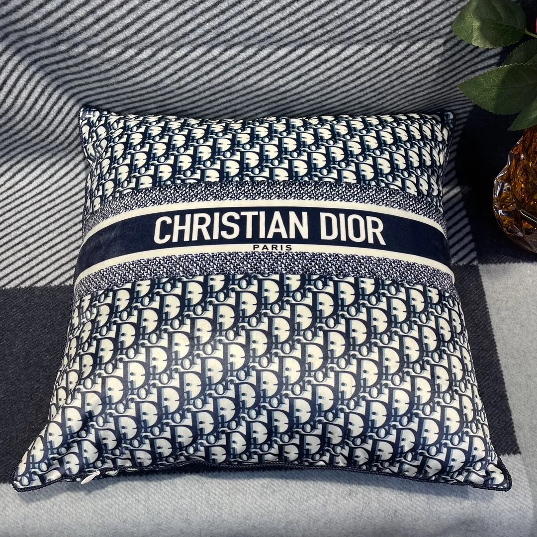 CHRISTIAN DIOR Бархатная подушка CHRISTIAN DIOR Бархатная подушка