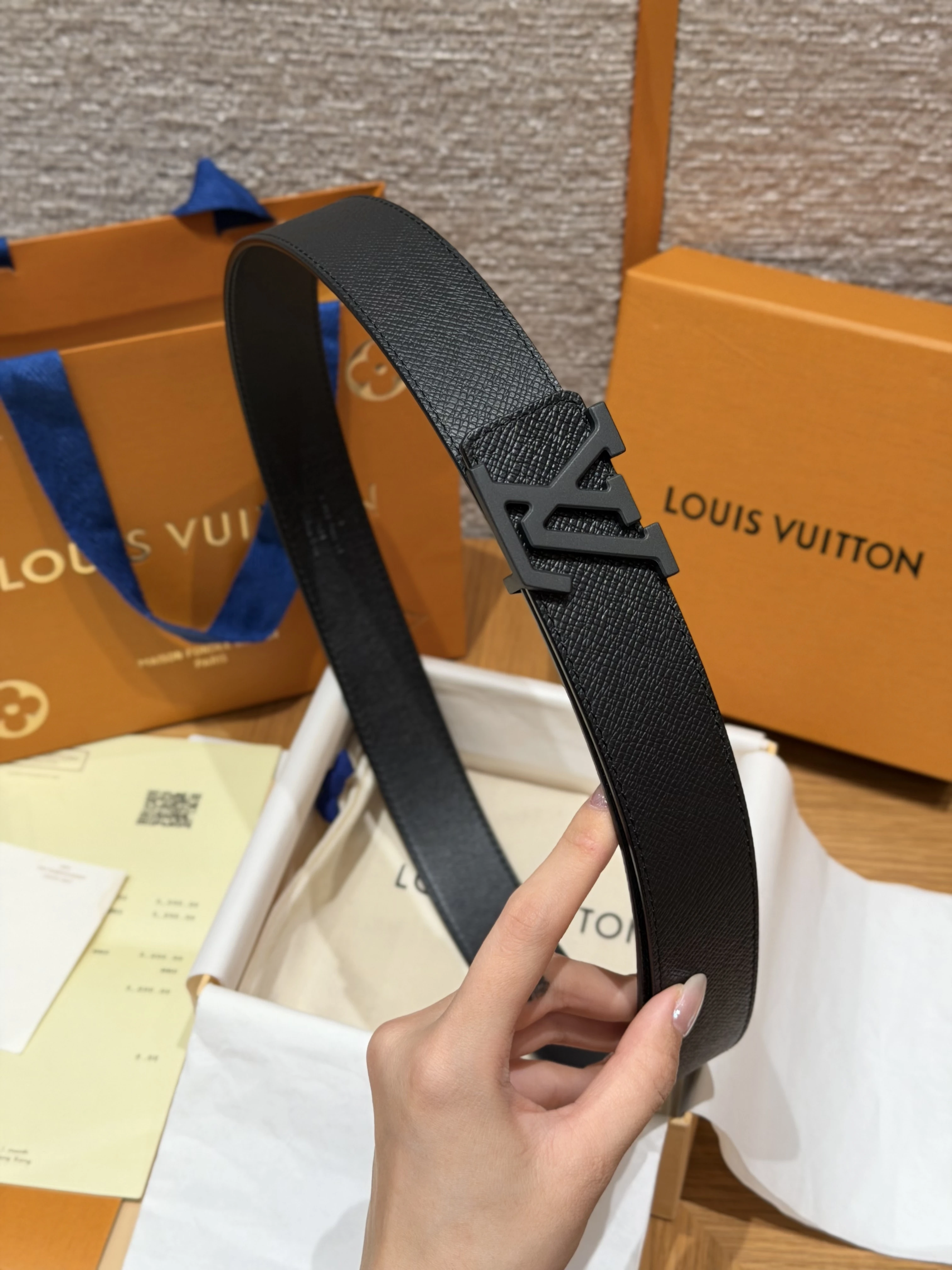 LOUIS VUITTON Мужской ремень 