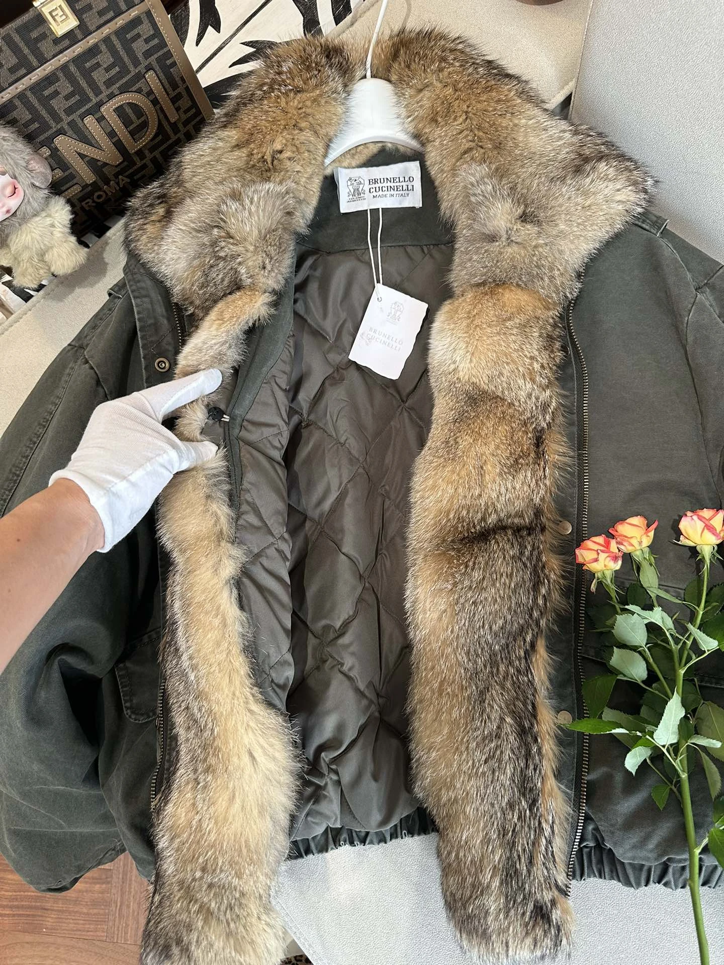 BRUNELLO CUCINELLI Женская куртка с мехом  BRUNELLO CUCINELLI Женская куртка с мехом