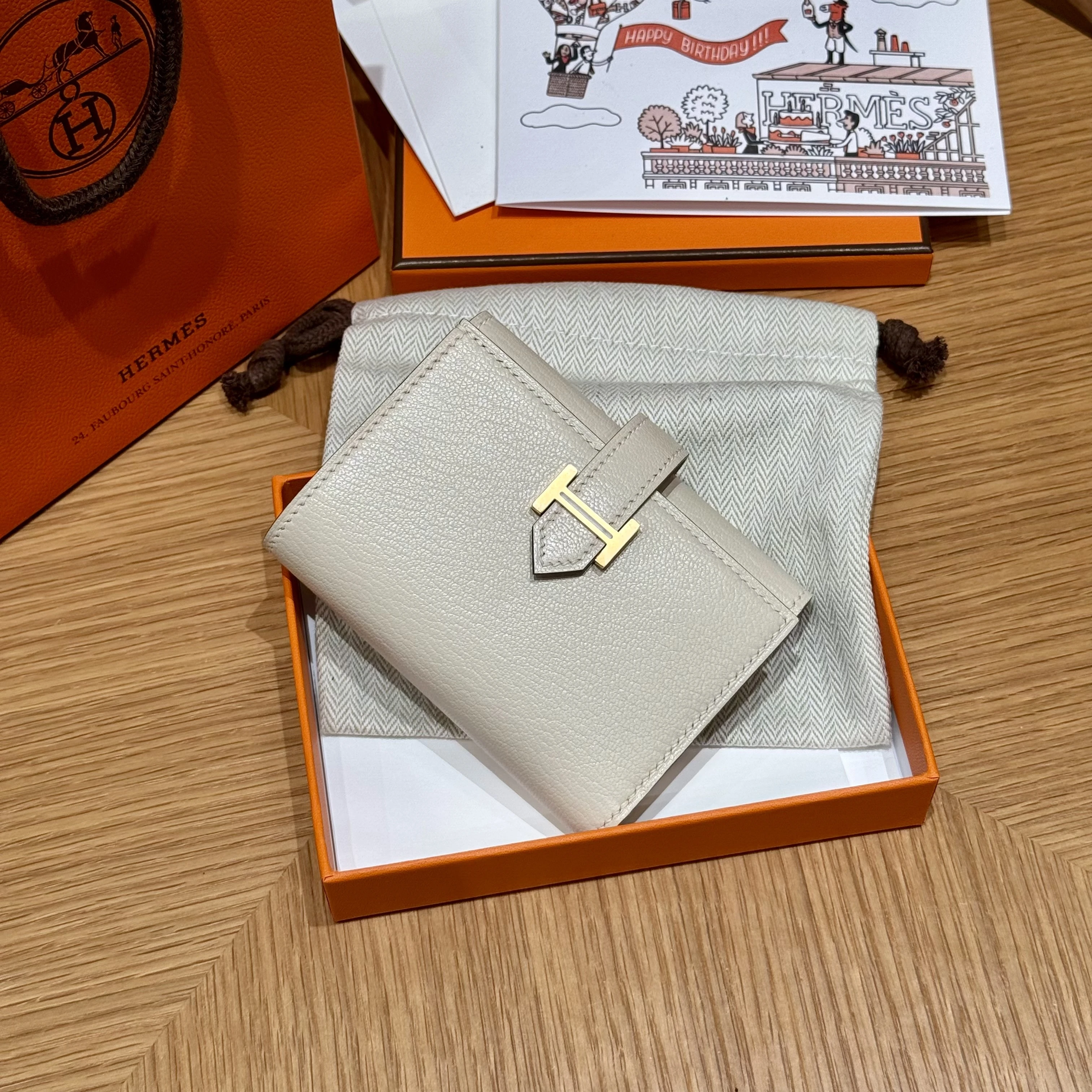 HERMES Кошелёк Bearn 11 см 10/Craie Chèvre HERMES Кошелёк Bearn 11 см 10/Craie Chèvre