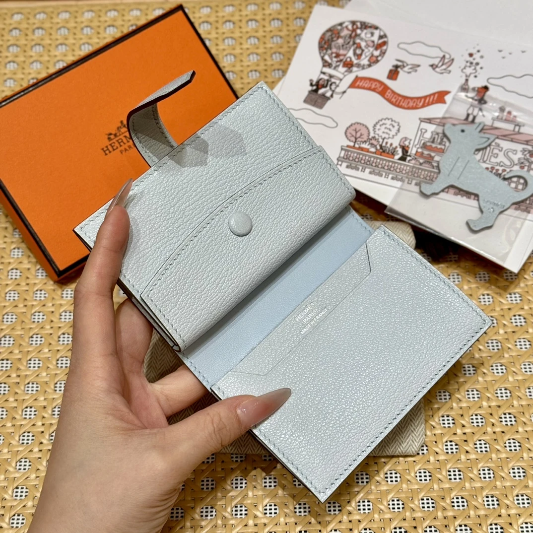 HERMES Кошелёк Bearn 12 см 08/Bluepale Chèvre HERMES Кошелёк Bearn 12 см 08/Bluepale Chèvre