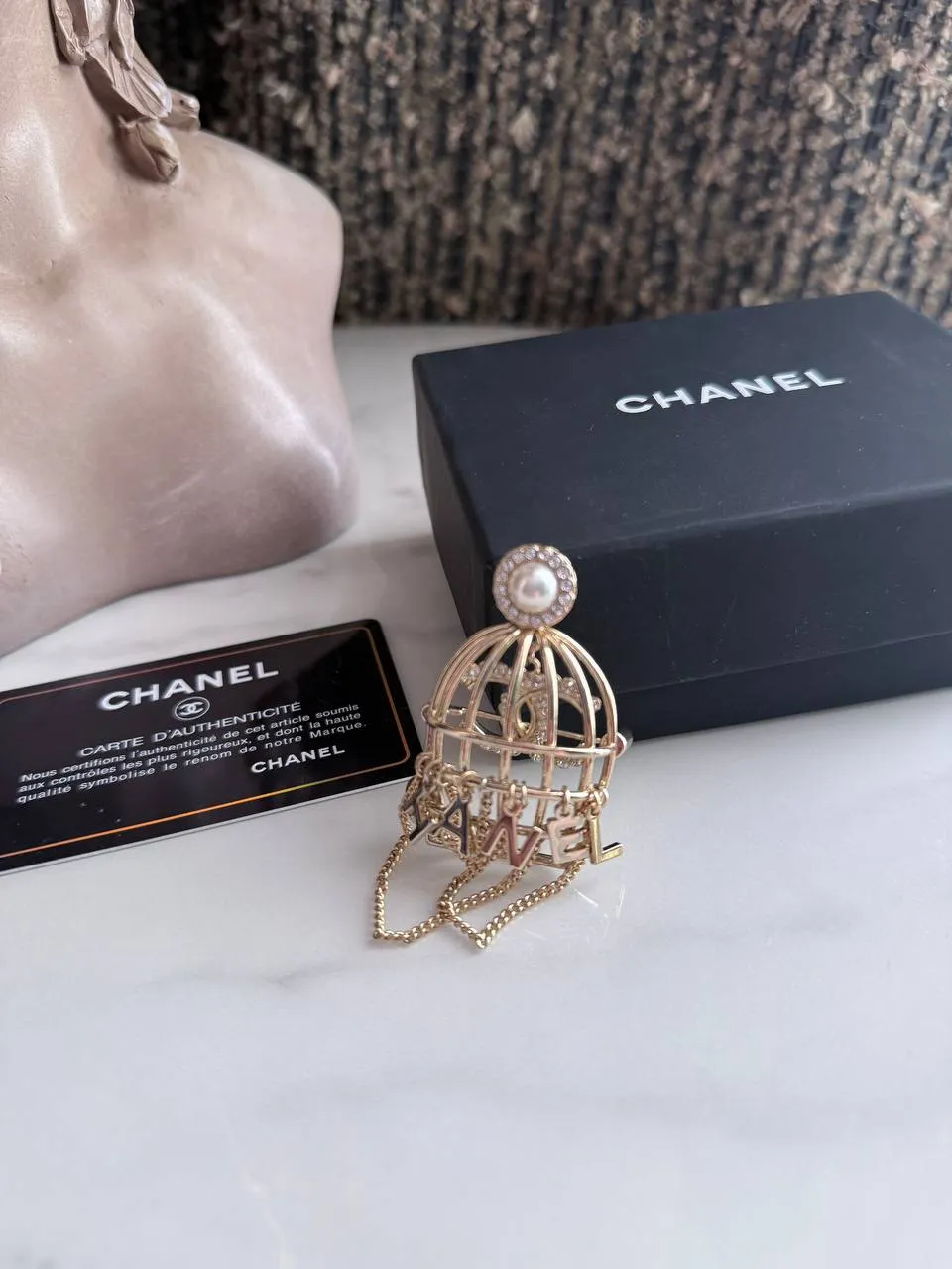 CHANEL Брошь подвесная люстра CHANEL Брошь подвесная люстра