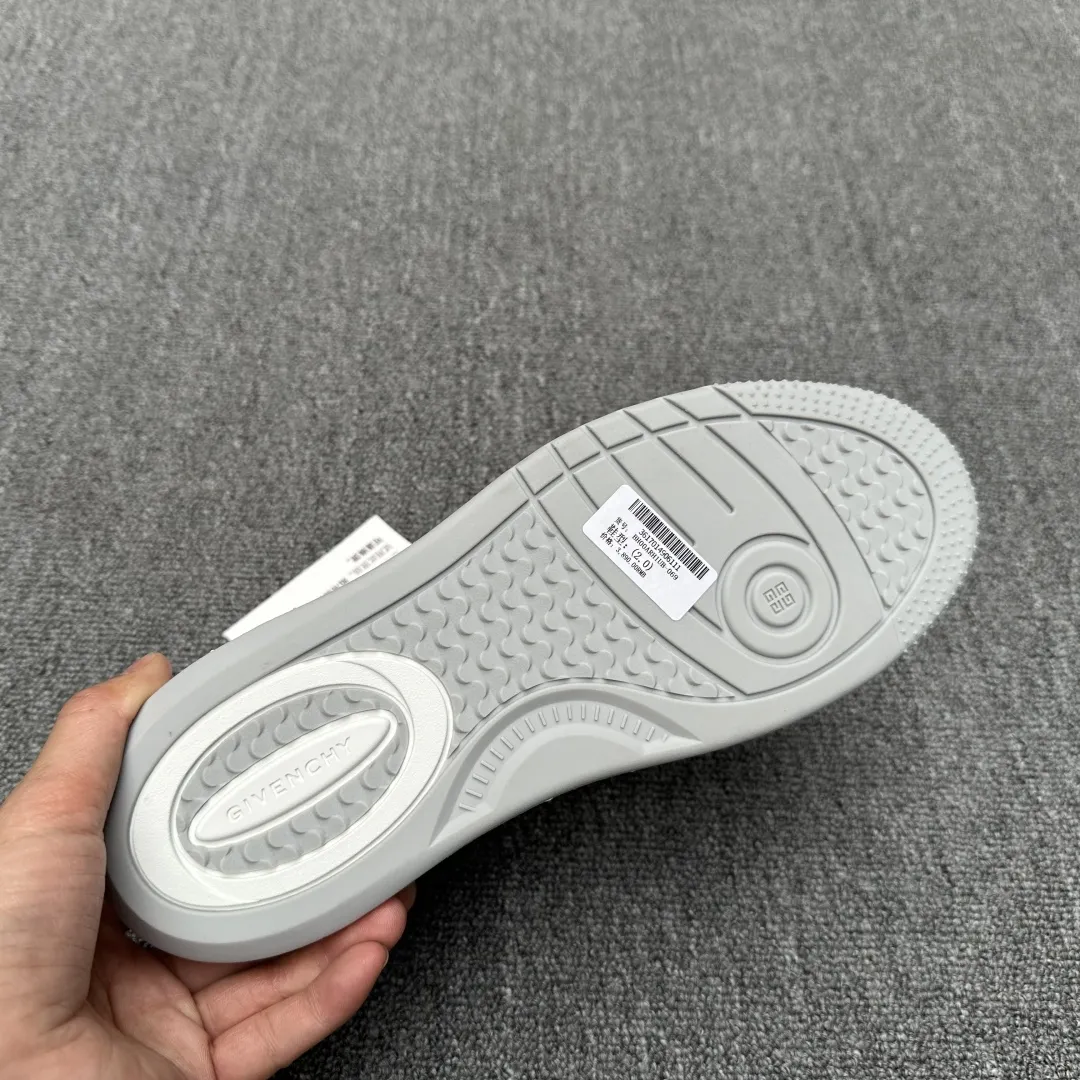 GIVENCHY Мужские кроссовки с фирменными узорами