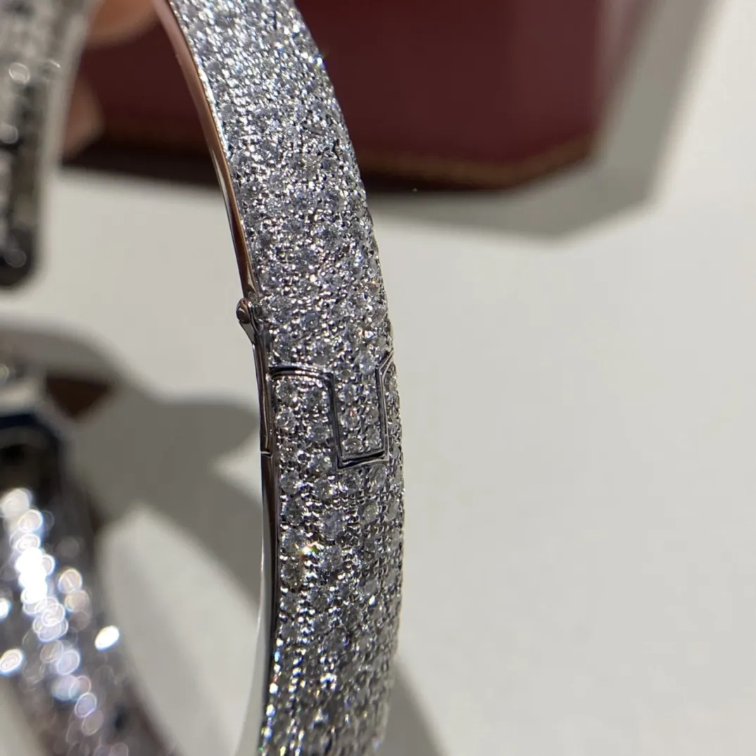 CARTIER Браслет Panthère белое золото, бриллианты и оникс CARTIER Браслет Panthère белое золото, бриллианты и оникс