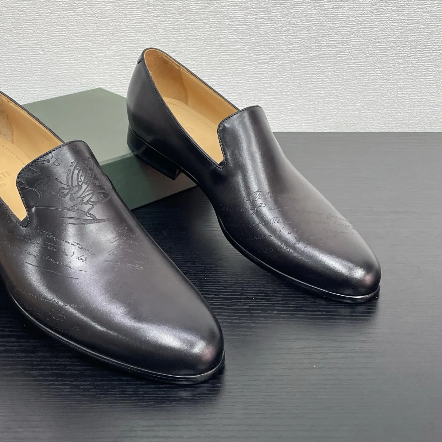 BERLUTI Мужские лоферы из коровьей кожи