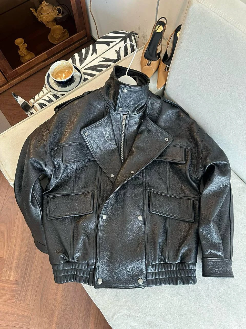 SAINT LAURENT Женская кожаная куртка SAINT LAURENT Женская кожаная куртка