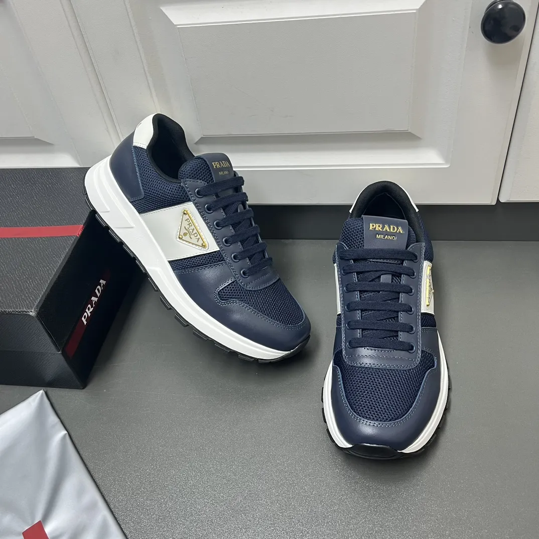 PRADA Мужские кроссовки из импортной телячьей кожи
