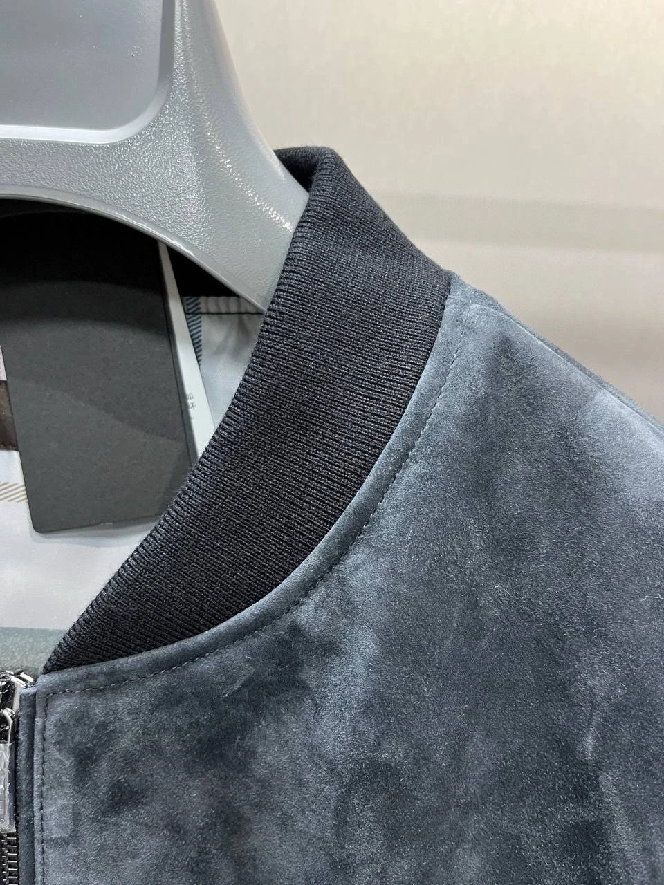 LORO PIANA Мужская кожаная куртка-бомбер серая LORO PIANA Мужская кожаная куртка-бомбер серая