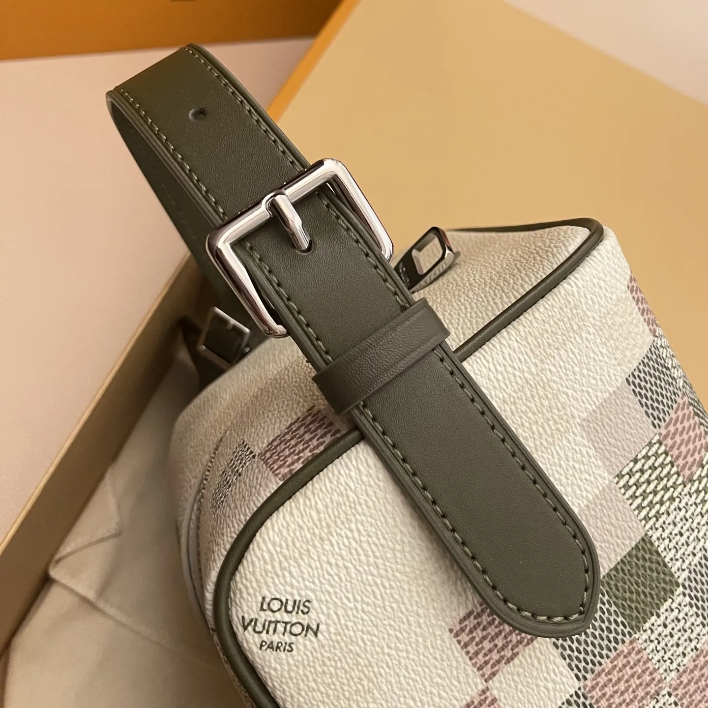 LOUIS VUITTON Мужская косметичка Locker Dopp Kit LOUIS VUITTON Мужская косметичка Locker Dopp Kit