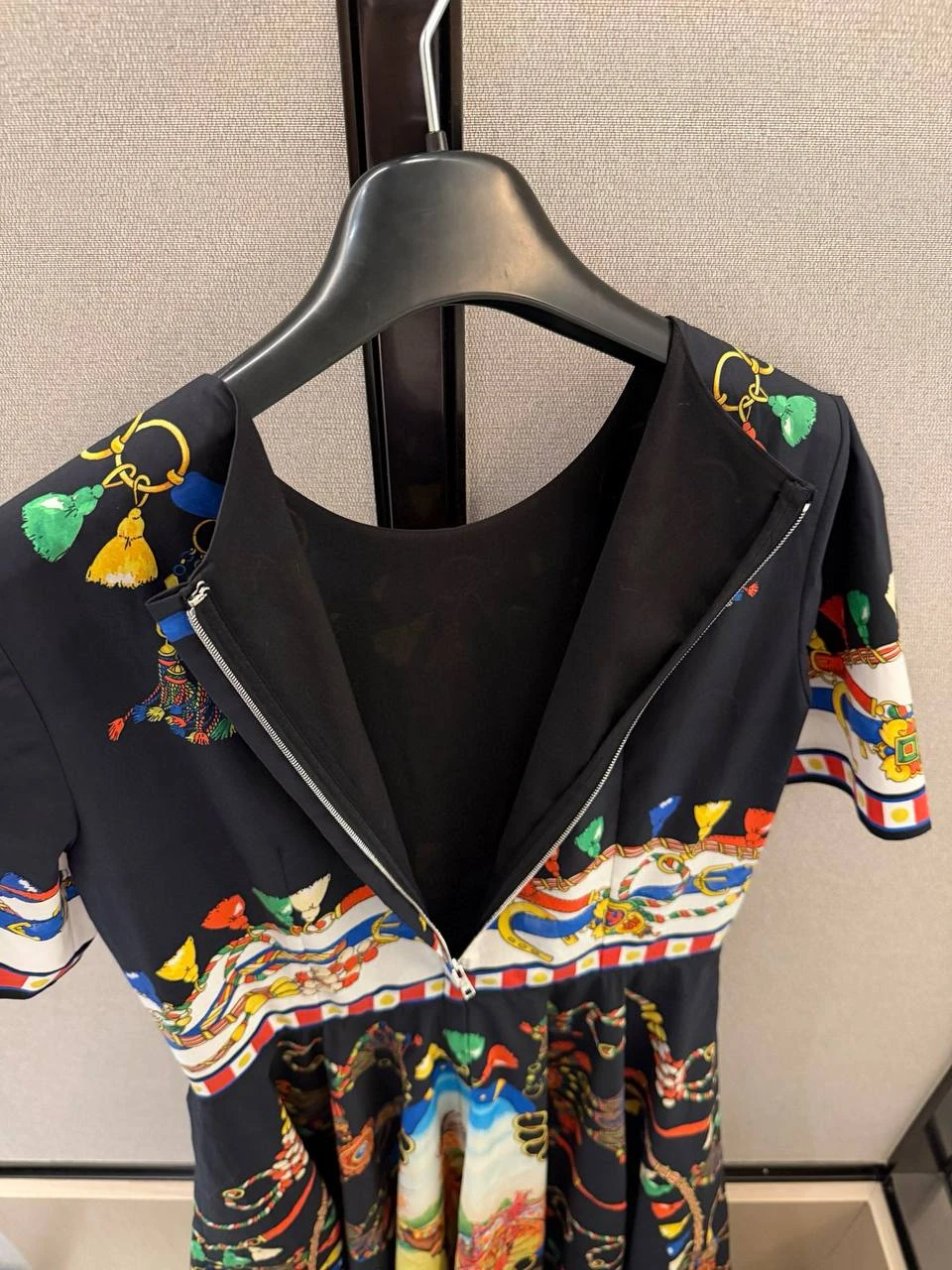 DOLCE & GABBANA Женское платье с художественным принтом DOLCE & GABBANA Женское платье с художественным принтом