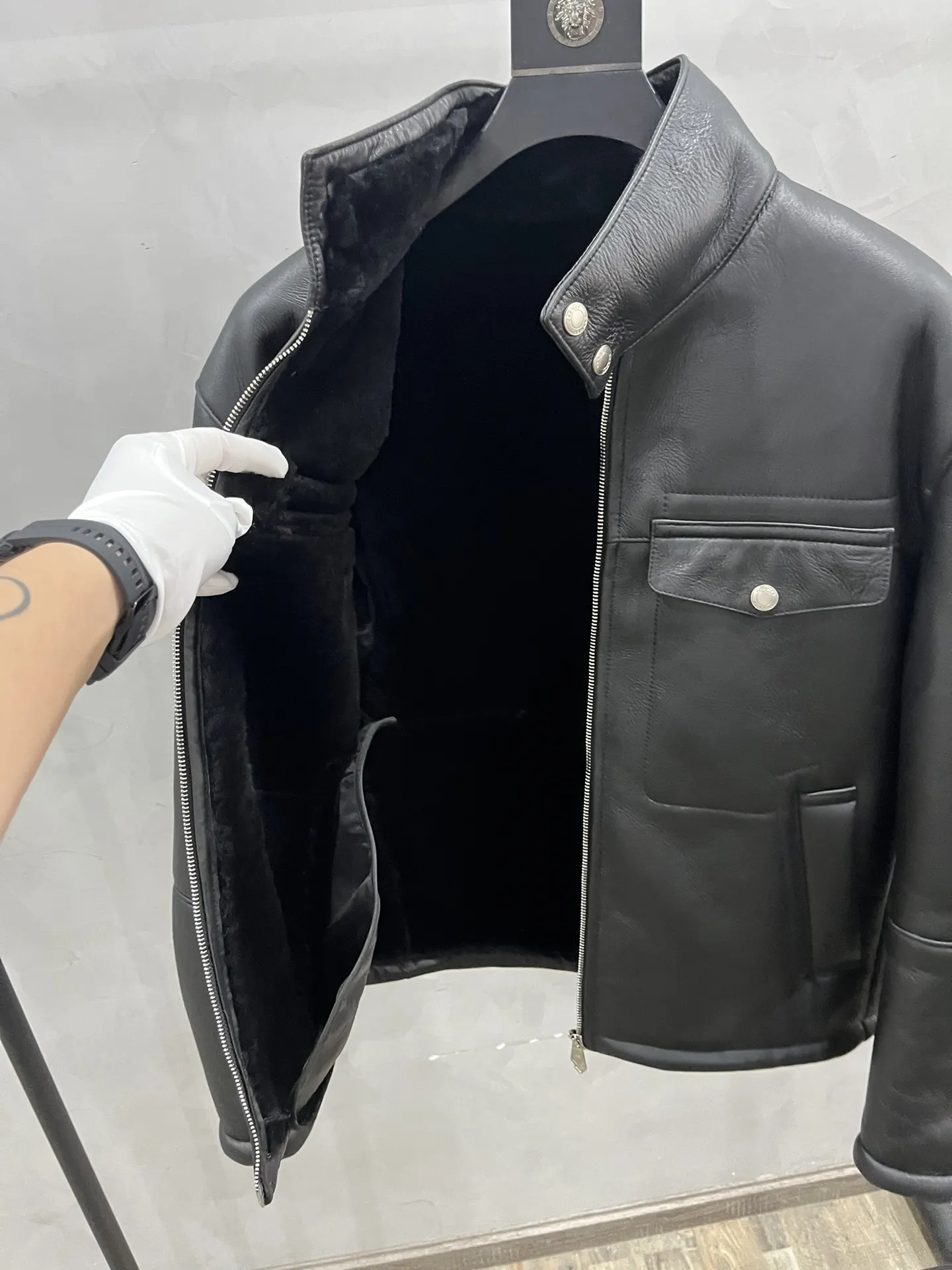 HERMES Мужская кожаная куртка HERMES Мужская кожаная куртка