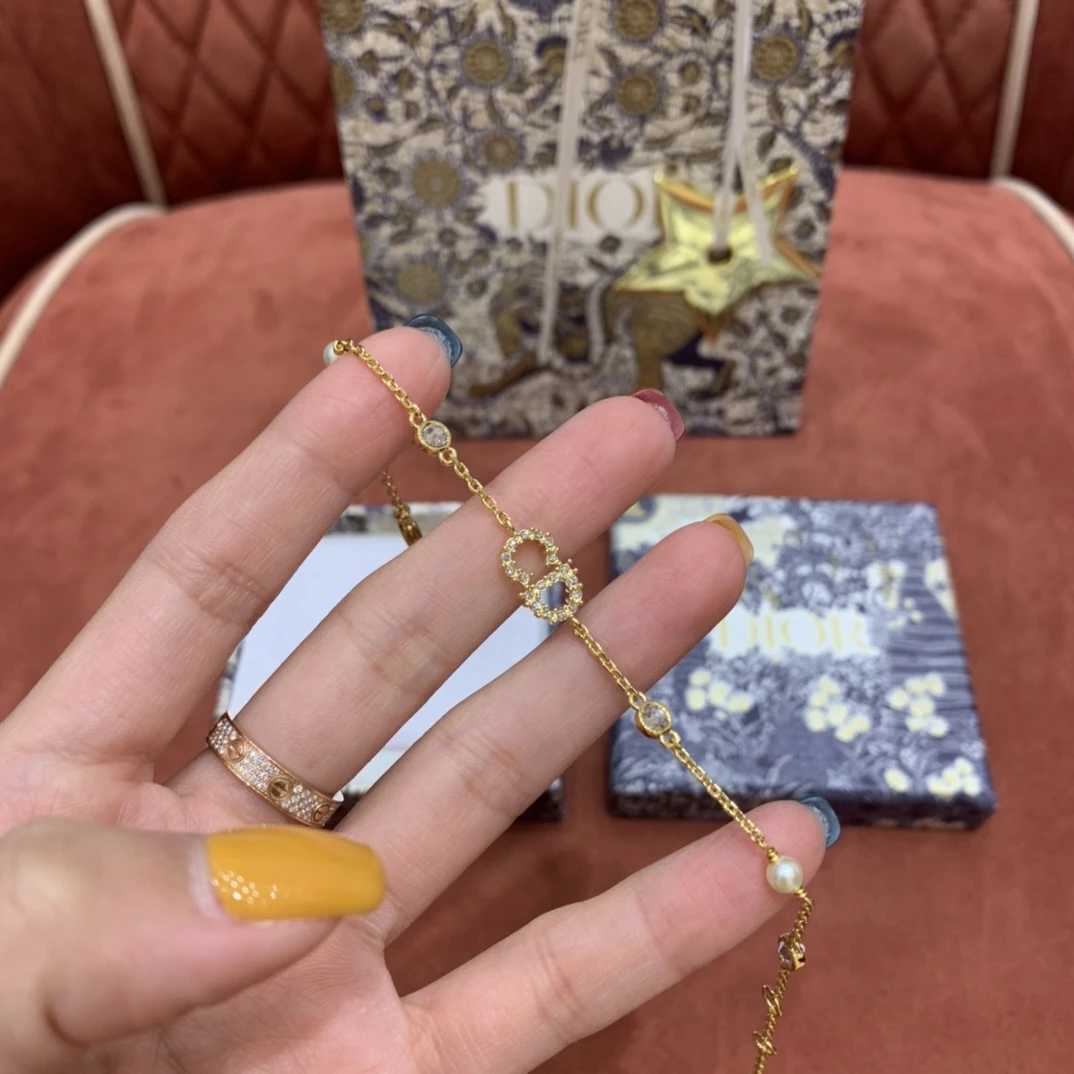 CHRISTIAN DIOR Женский браслет Lune  CHRISTIAN DIOR Женский браслет Lune