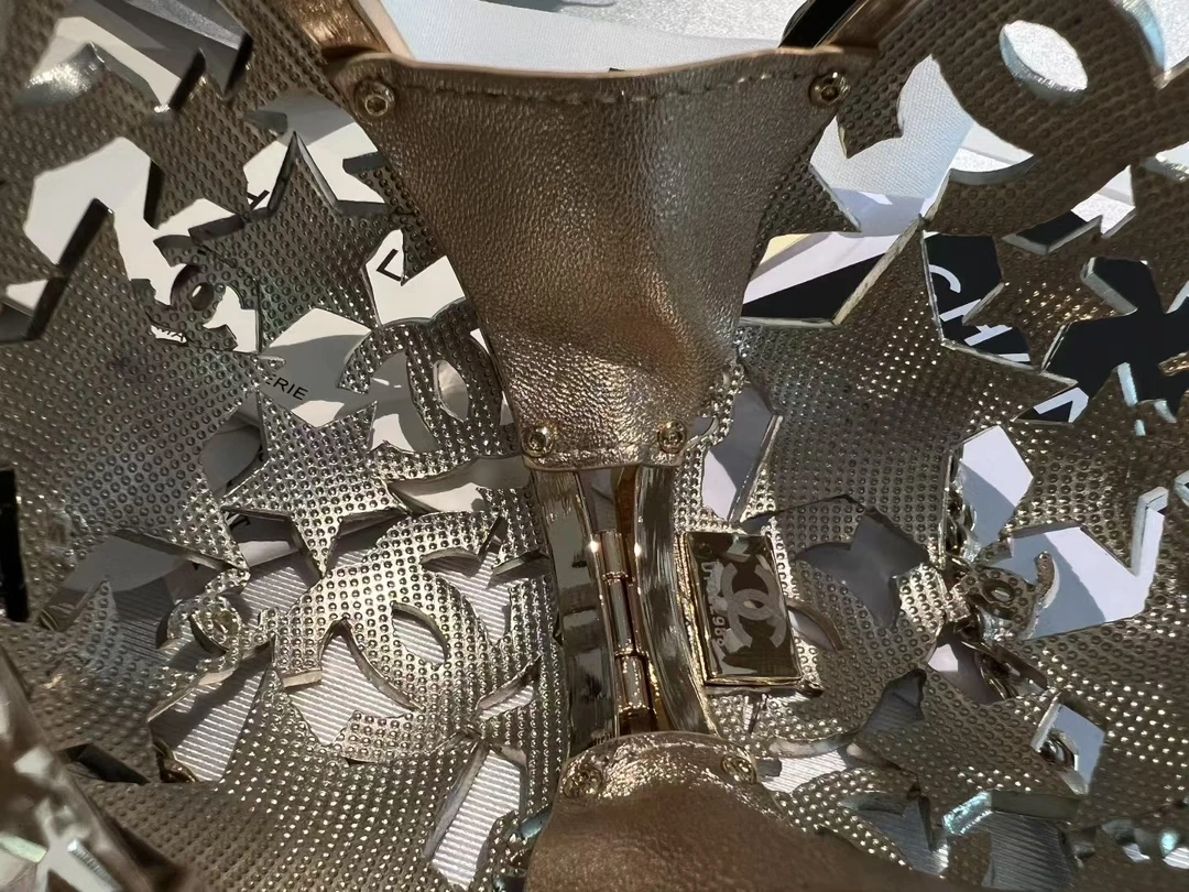 CHANEL Женский клатч CHANEL Женский клатч