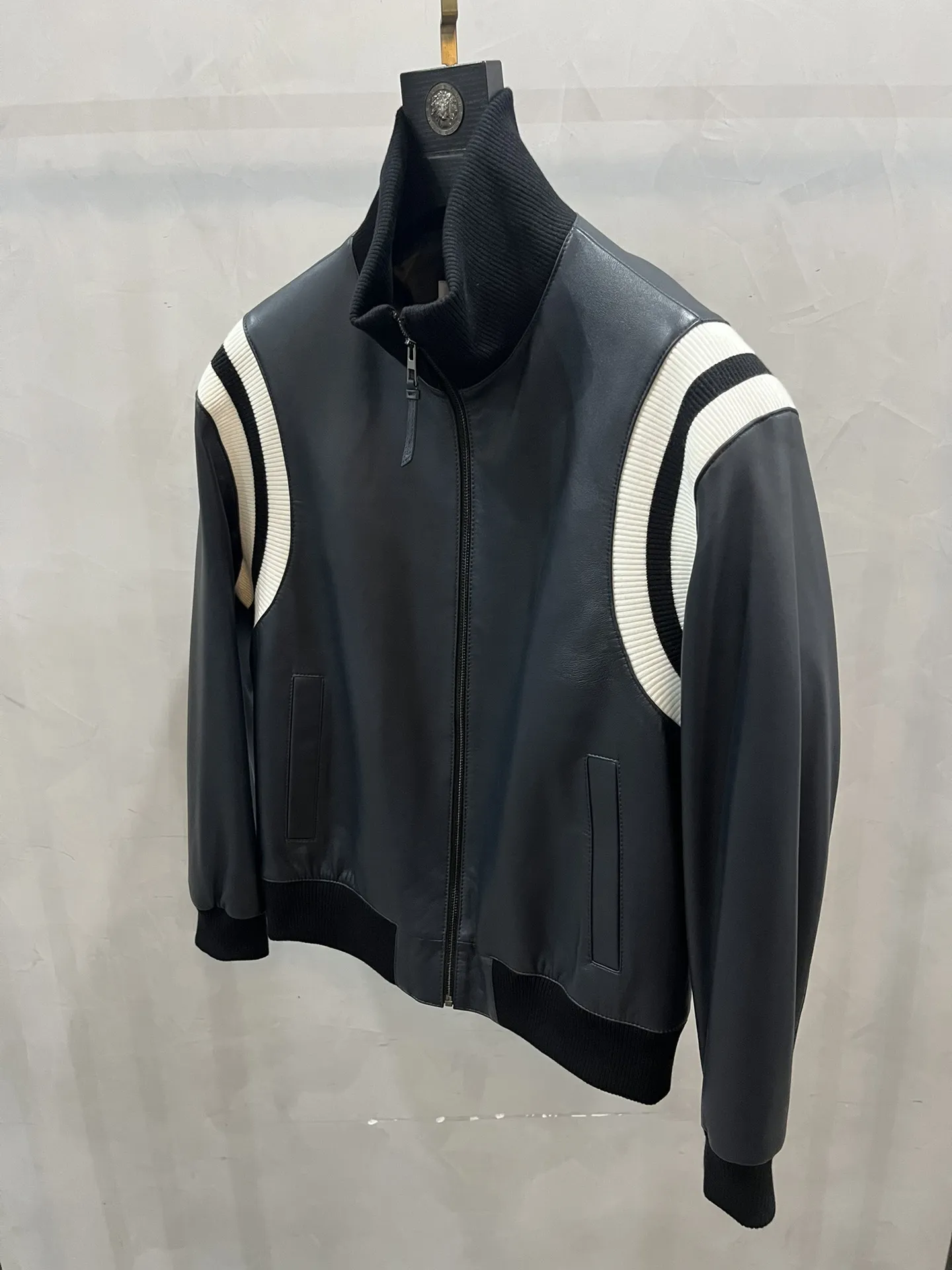 LOEWE Мужская кожаная куртка LOEWE Мужская кожаная куртка