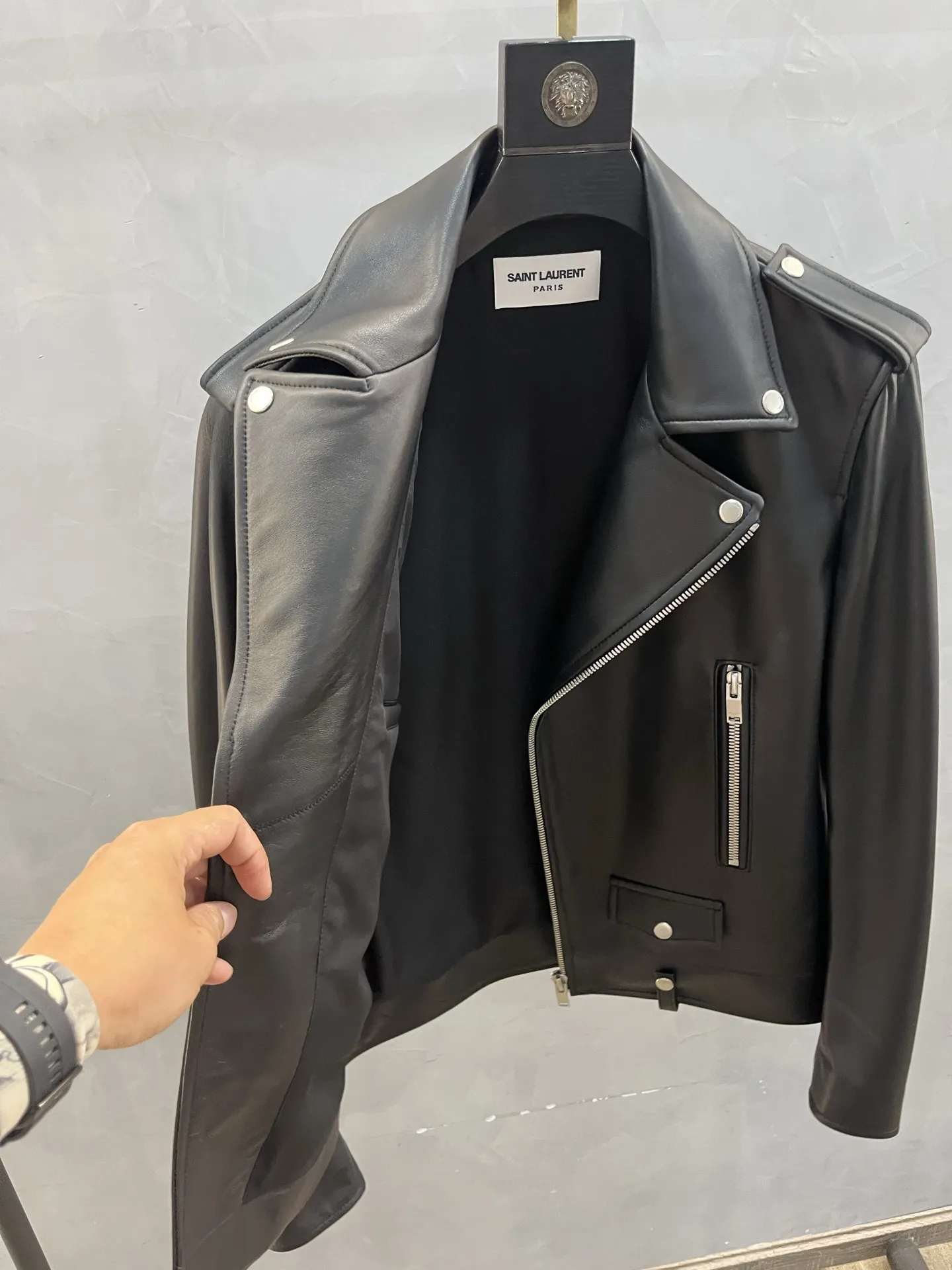 SAINT LAURENT Мужская кожаная куртка SAINT LAURENT Мужская кожаная куртка