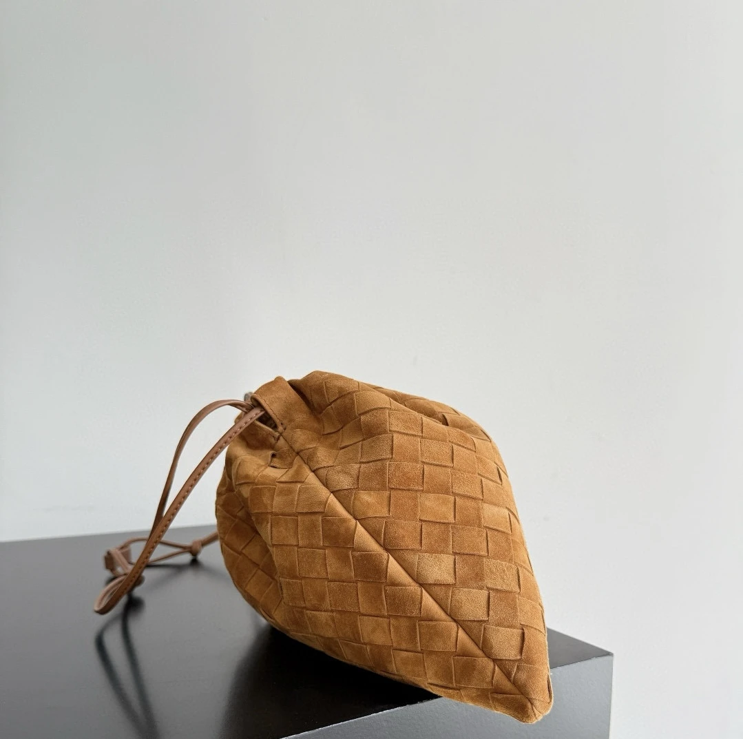BOTTEGA VENETA Женская замшевая сумка Dustbag BOTTEGA VENETA Женская замшевая сумка Dustbag