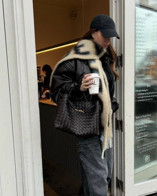 BOTTEGA VENETA Женская сумка Andiamo medium BOTTEGA VENETA Женская сумка Andiamo medium