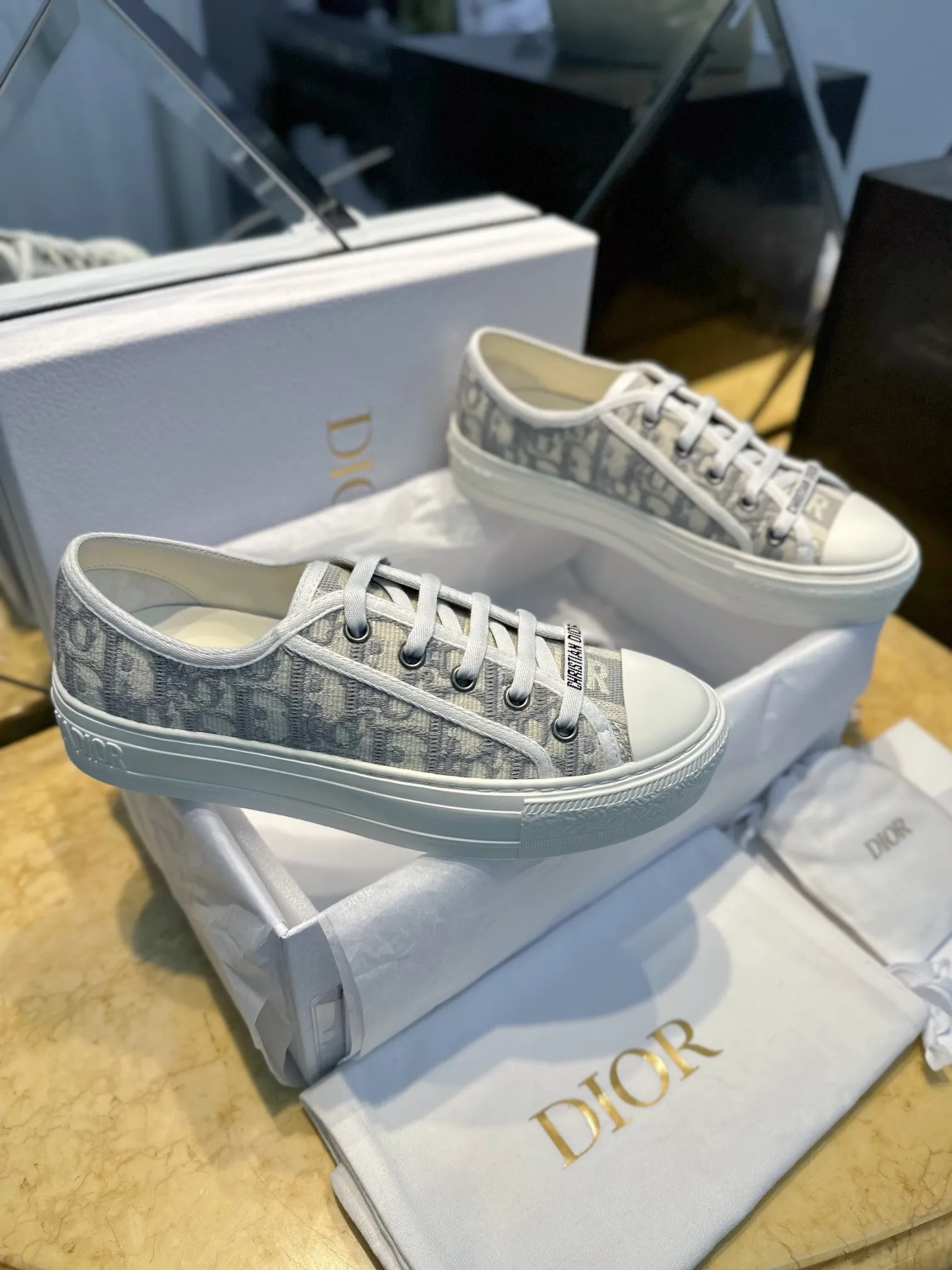 CHRISTIAN DIOR Женские кеды CHRISTIAN DIOR Женские кеды