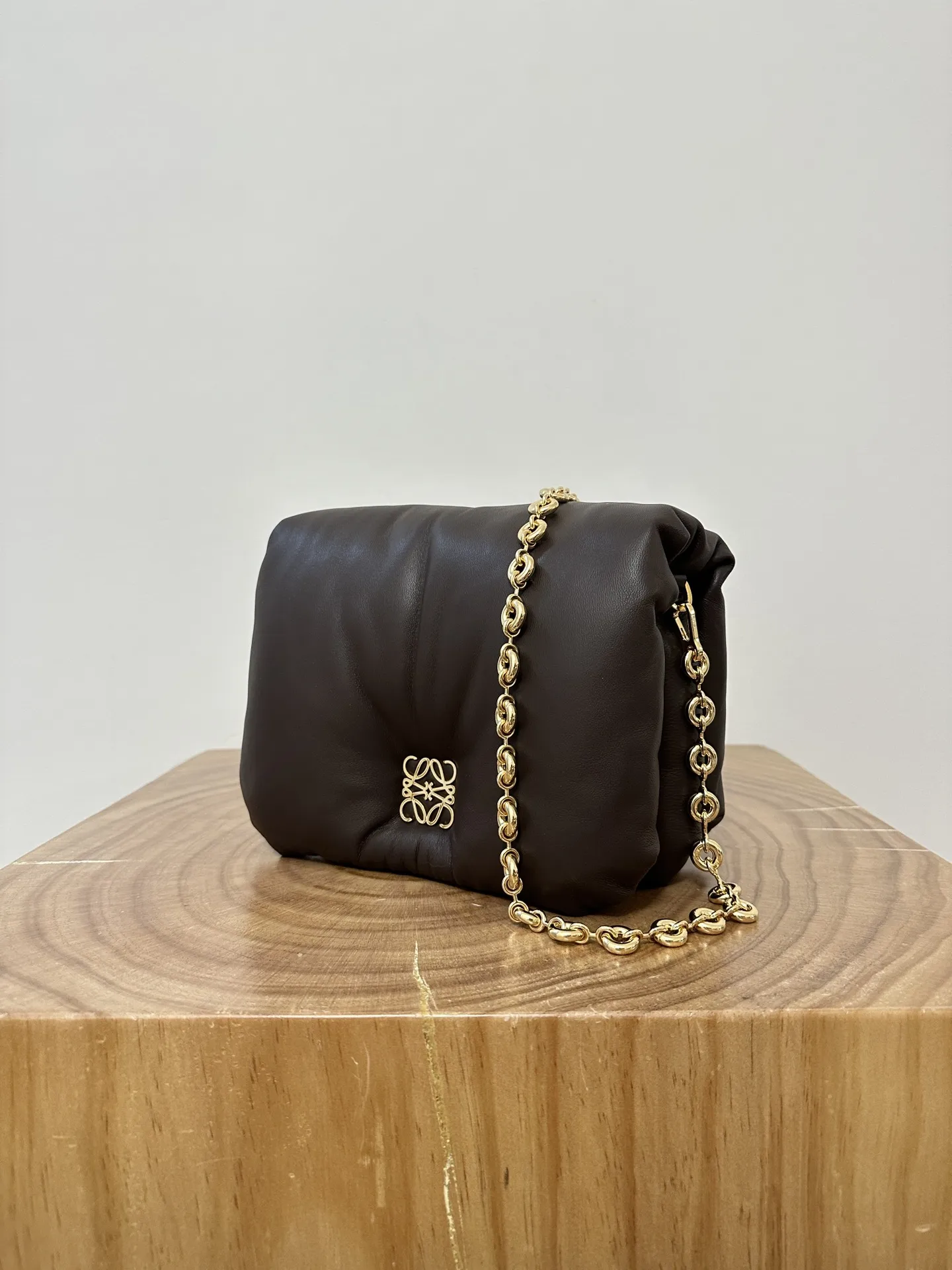 LOEWE Женская сумка Puffer Goya из кожи наппа