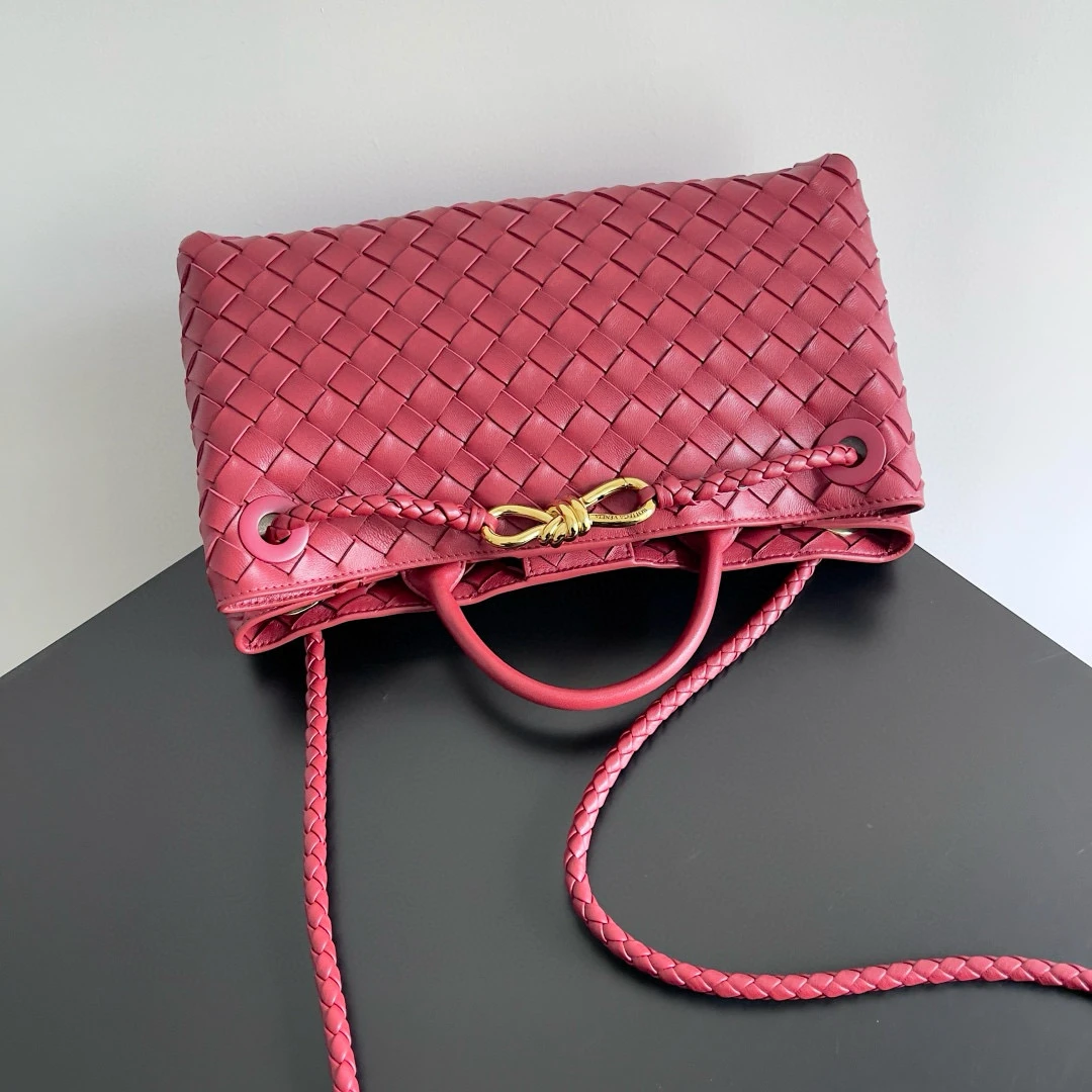 BOTTEGA VENETA Сумка East-West Andiamo 