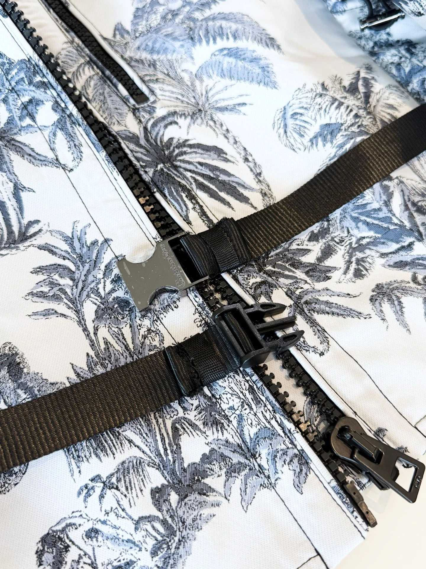 CHRISTIAN DIOR Женская куртка CHRISTIAN DIOR Женская куртка