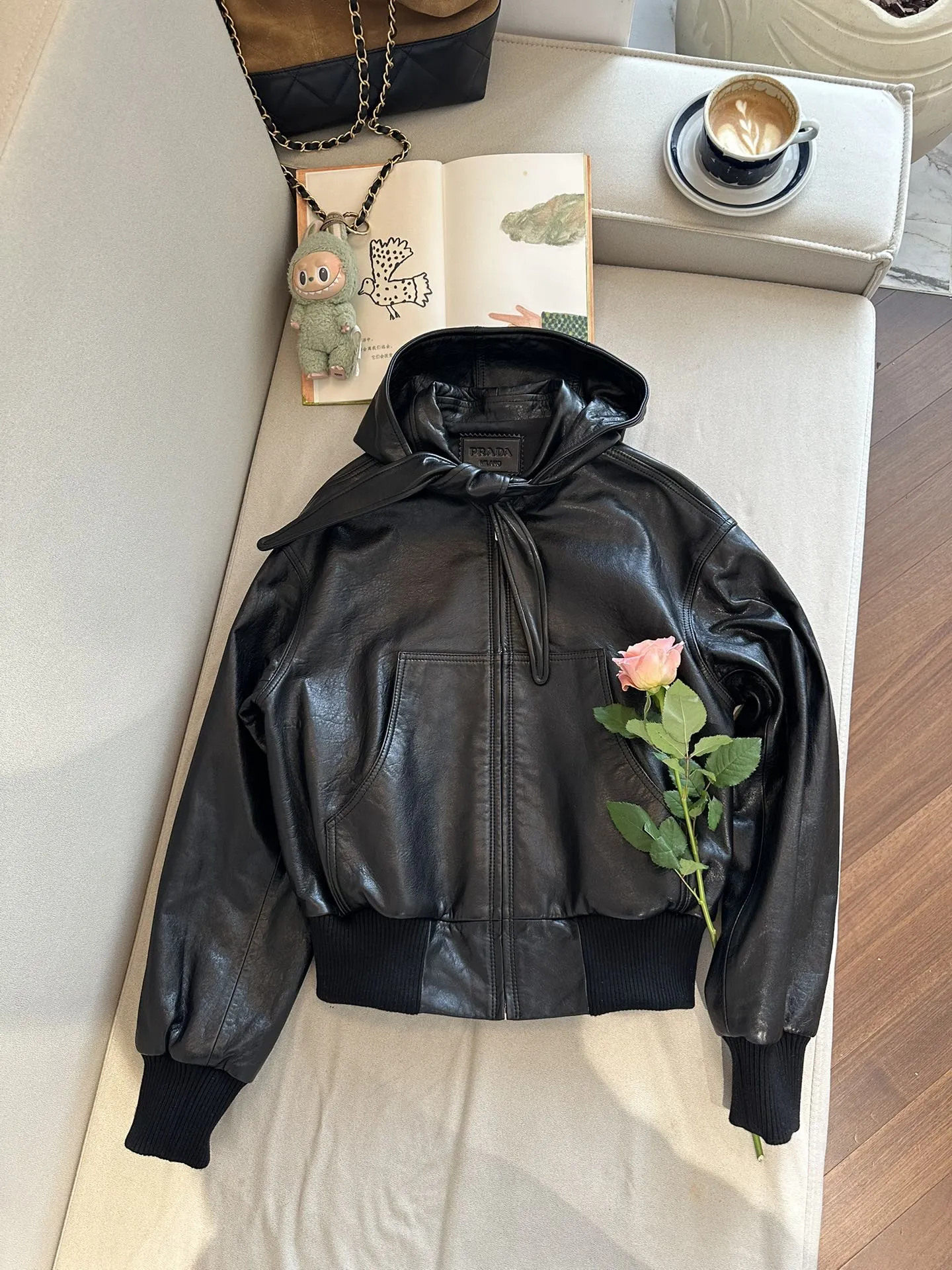 PRADA Женская кожаная куртка PRADA Женская кожаная куртка