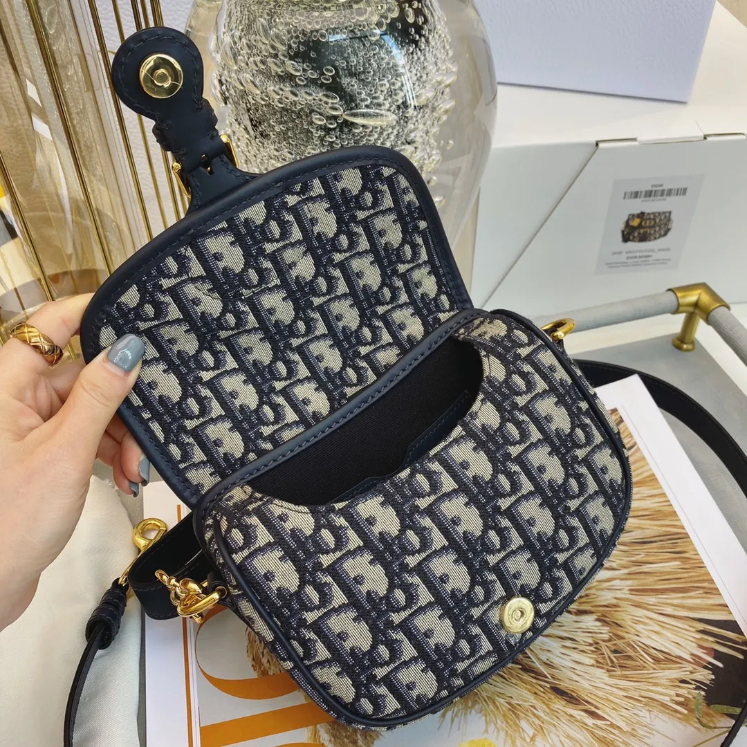 CHRISTIAN DIOR Женская сумка Bobby Oblique CHRISTIAN DIOR Женская сумка Bobby Oblique