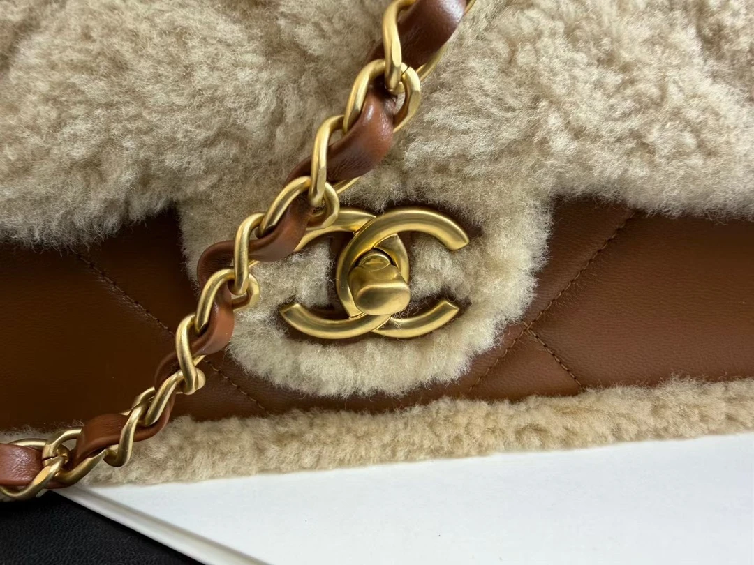 CHANEL Женская сумка 24k CHANEL Женская сумка 24k