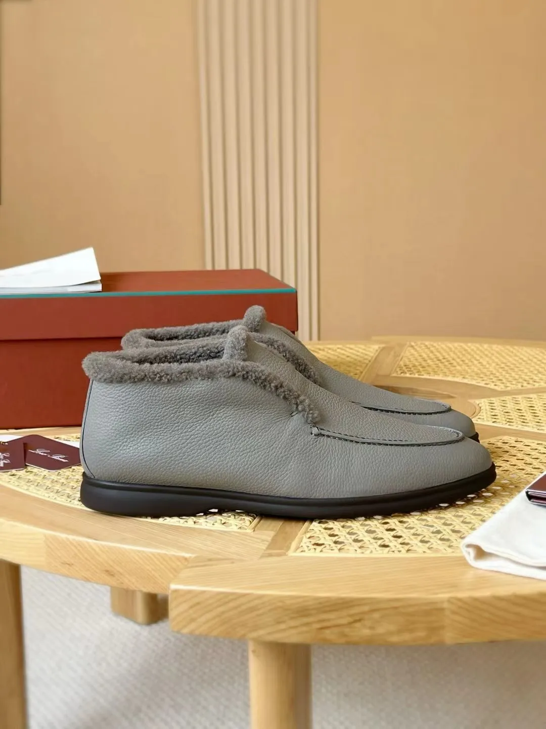 LORO PIANA Мужские лоферы с мехом