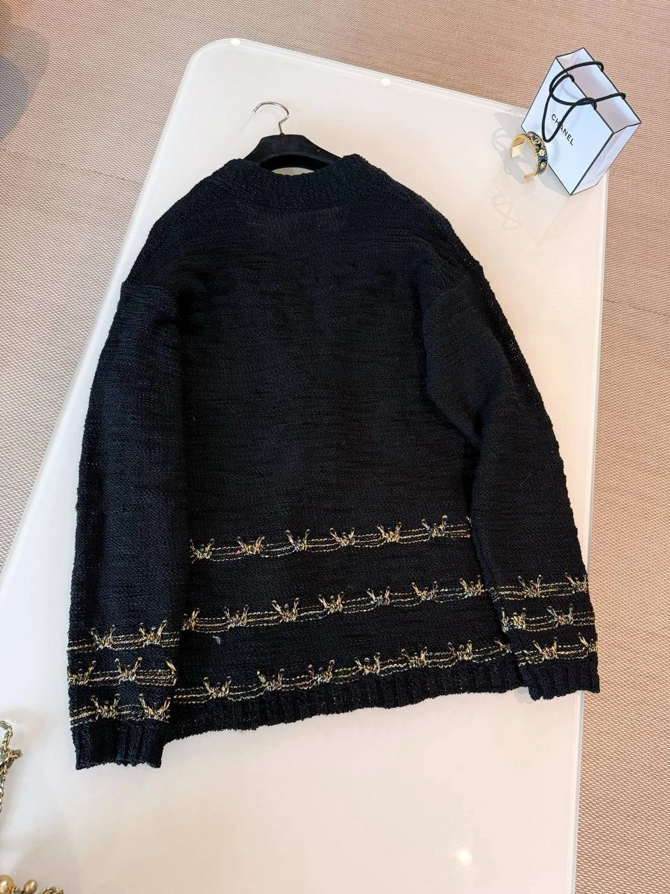 CHANEL Женский кардиган с декоративными вставками CHANEL Женский кардиган с декоративными вставками