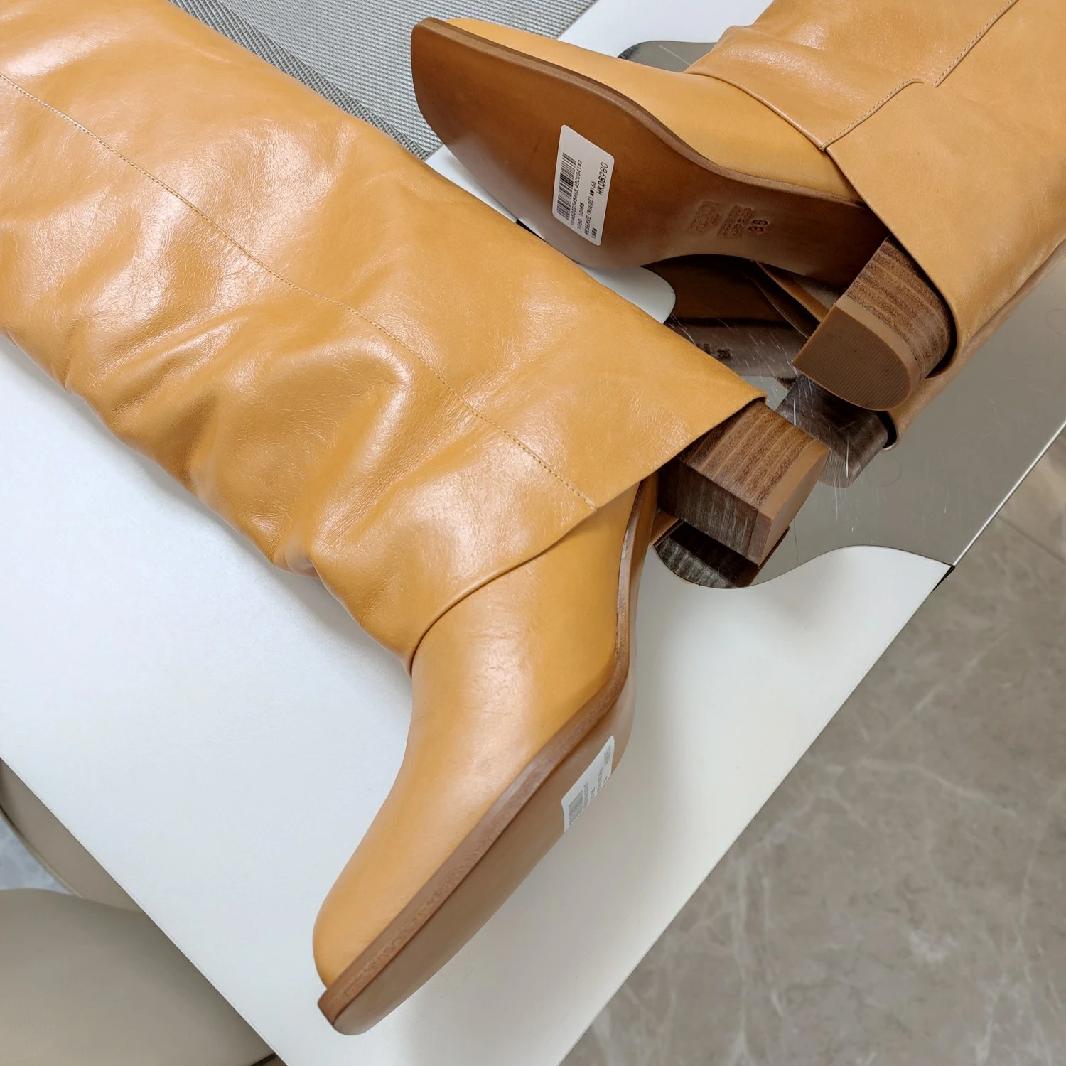 FENDI Женские кожаные сапоги