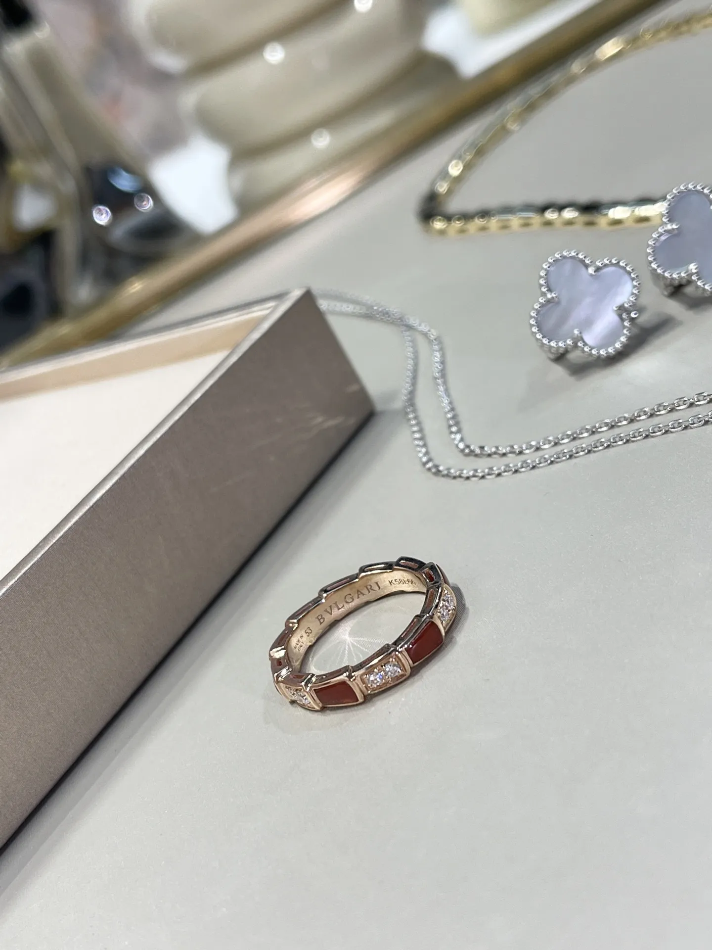 BVLGARI Кольцо из золота с бриллиантами
