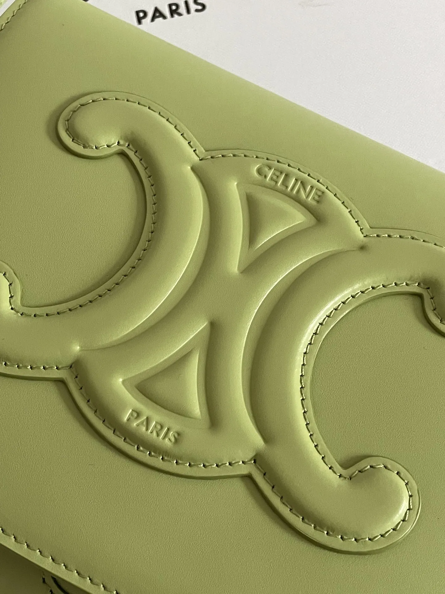 CELINE Женская сумка FOLCO CUIR TRIOMPHE  CELINE Женская сумка FOLCO CUIR TRIOMPHE