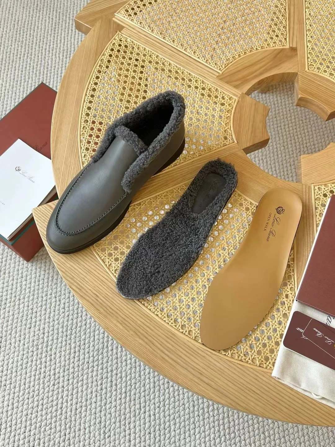 LORO PIANA Мужские лоферы с мехом