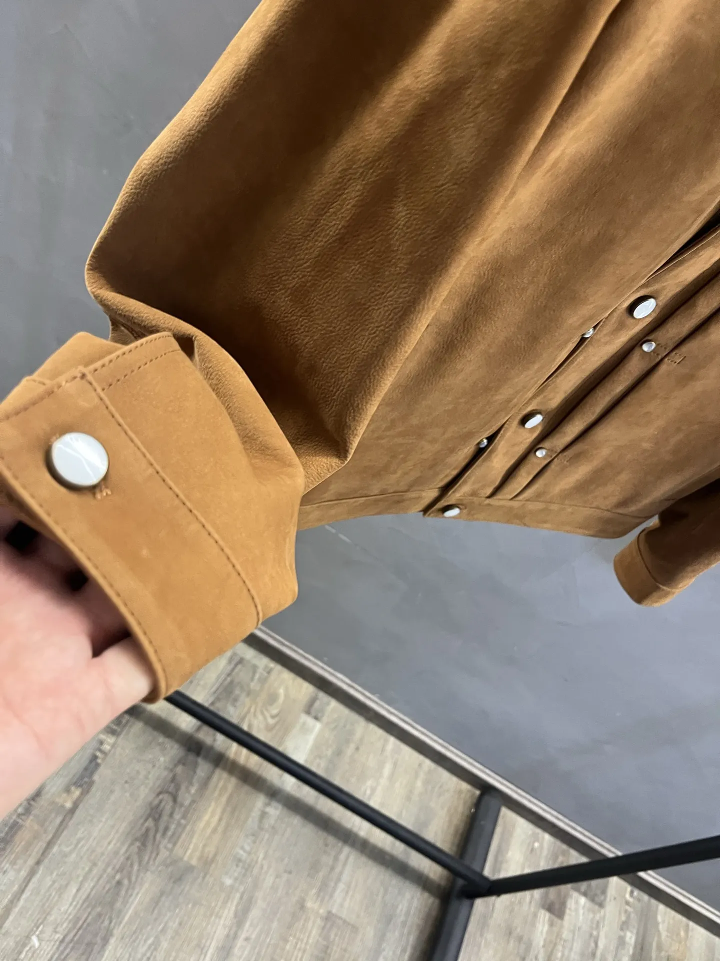 LOUIS VUITTON Мужская куртка из замши LOUIS VUITTON Мужская куртка из замши