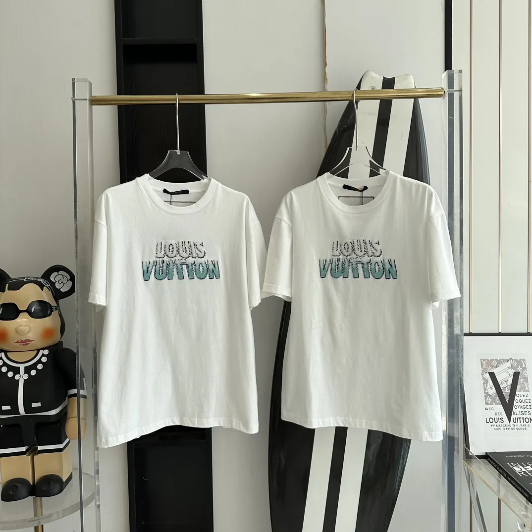 LOUIS VUITTON Мужская футболка LOUIS VUITTON Мужская футболка