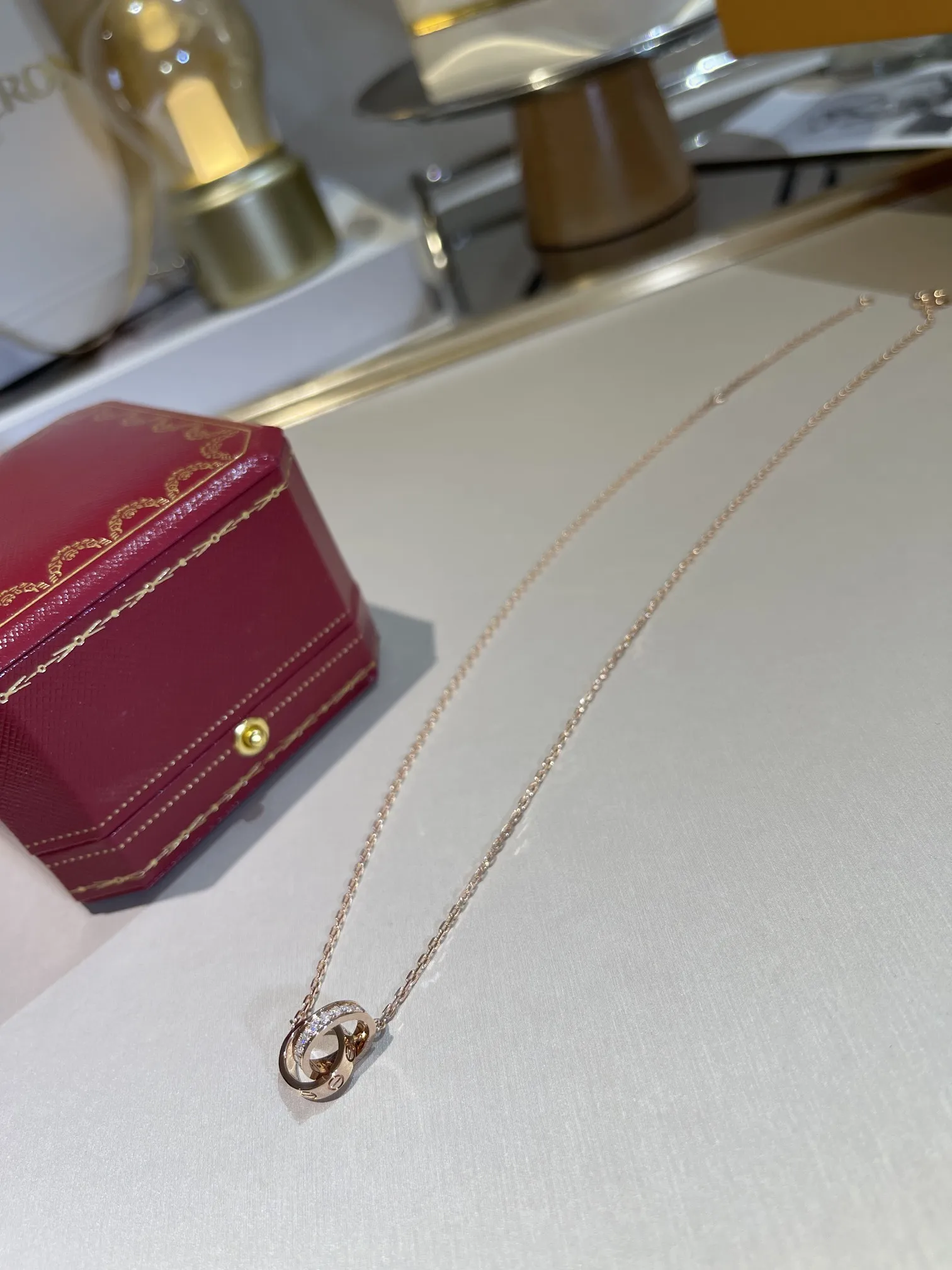 CARTIER Женское колье Love розовое золото и бриллианты CARTIER Женское колье Love розовое золото и бриллианты
