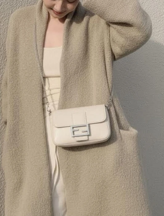 FENDI Женская сумка из телячьей кожи