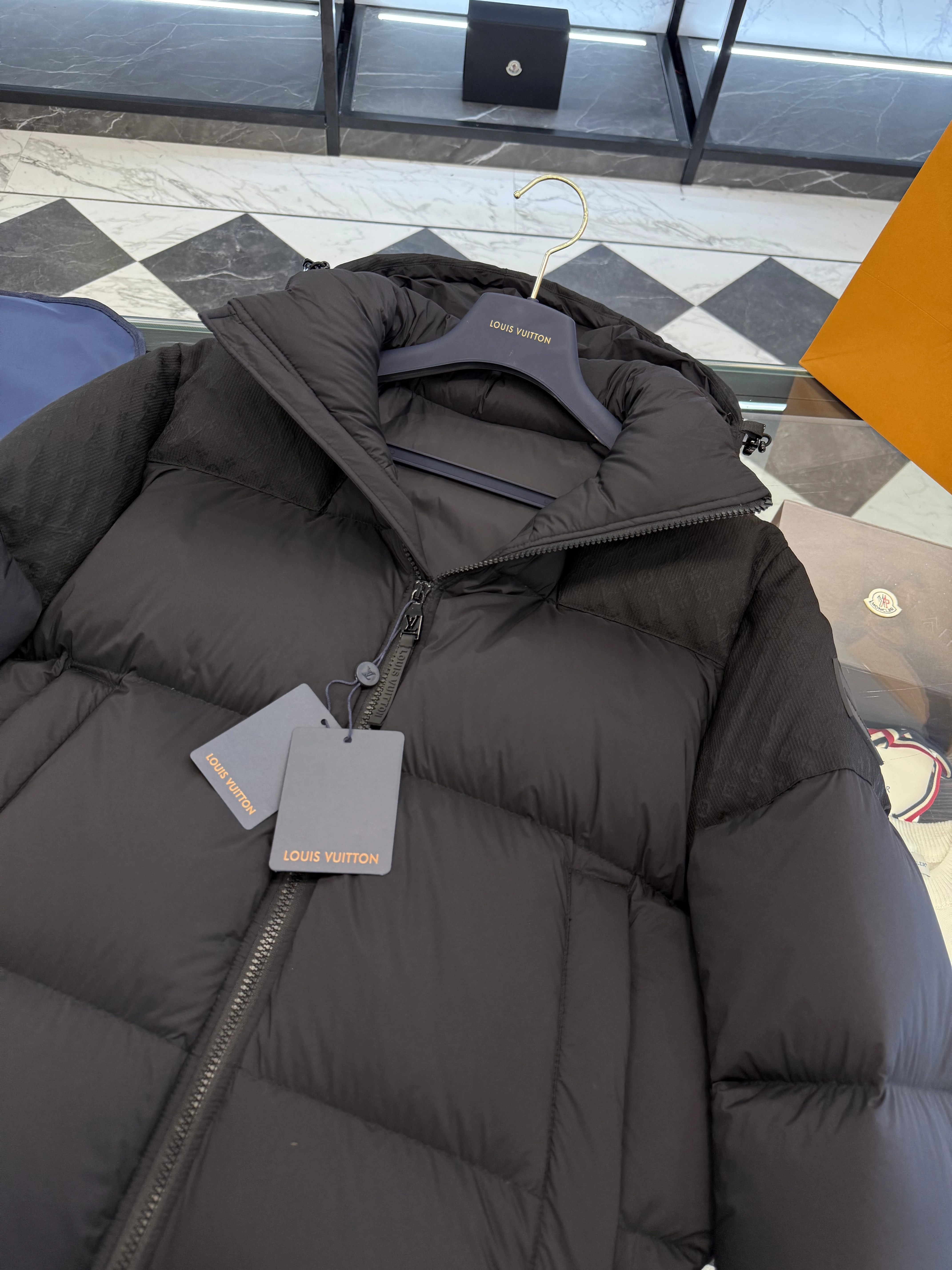 LOUIS VUITTON Мужской пуховик