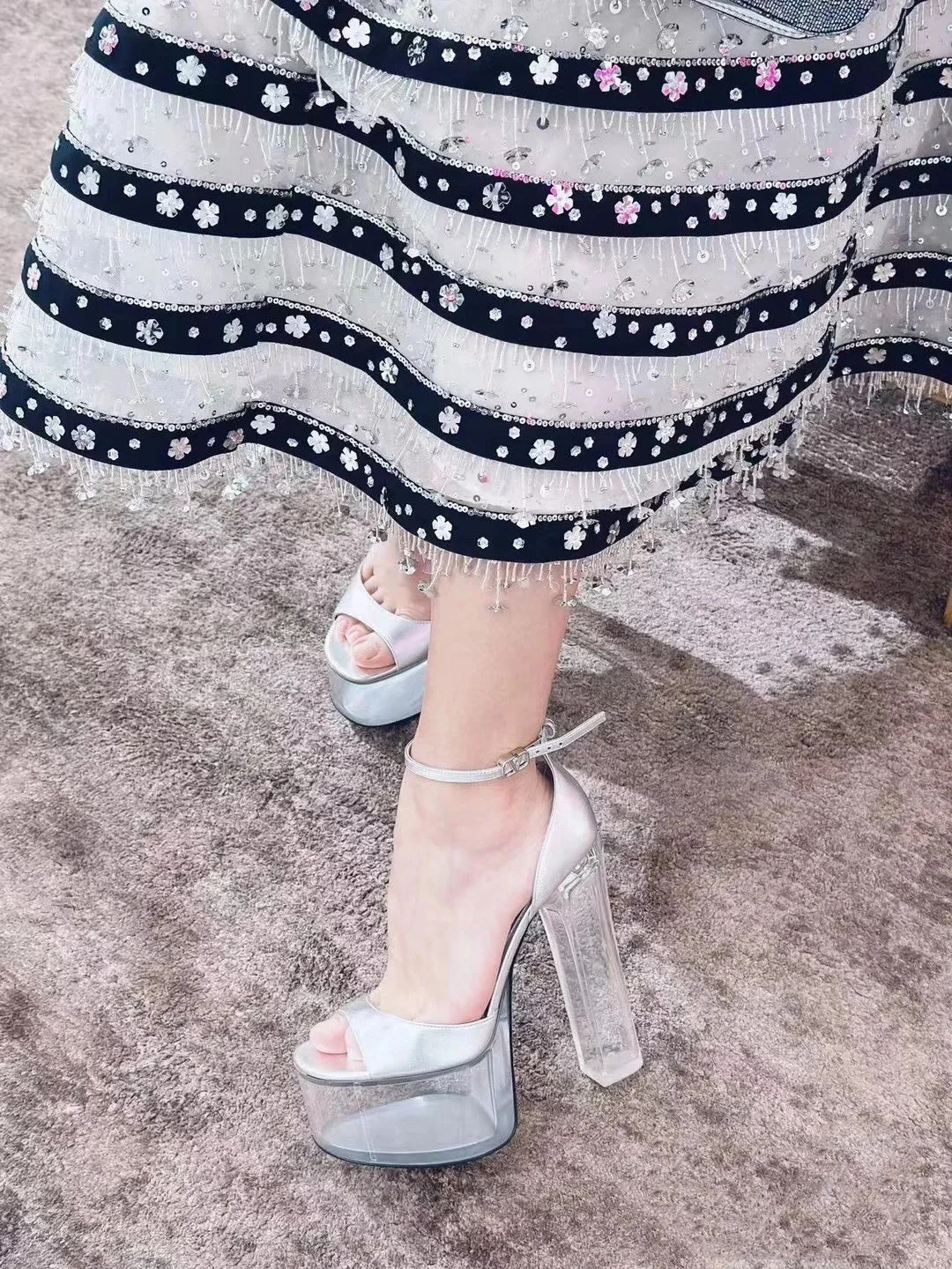 VALENTINO Женская юбка ручной работы VALENTINO Женская юбка ручной работы