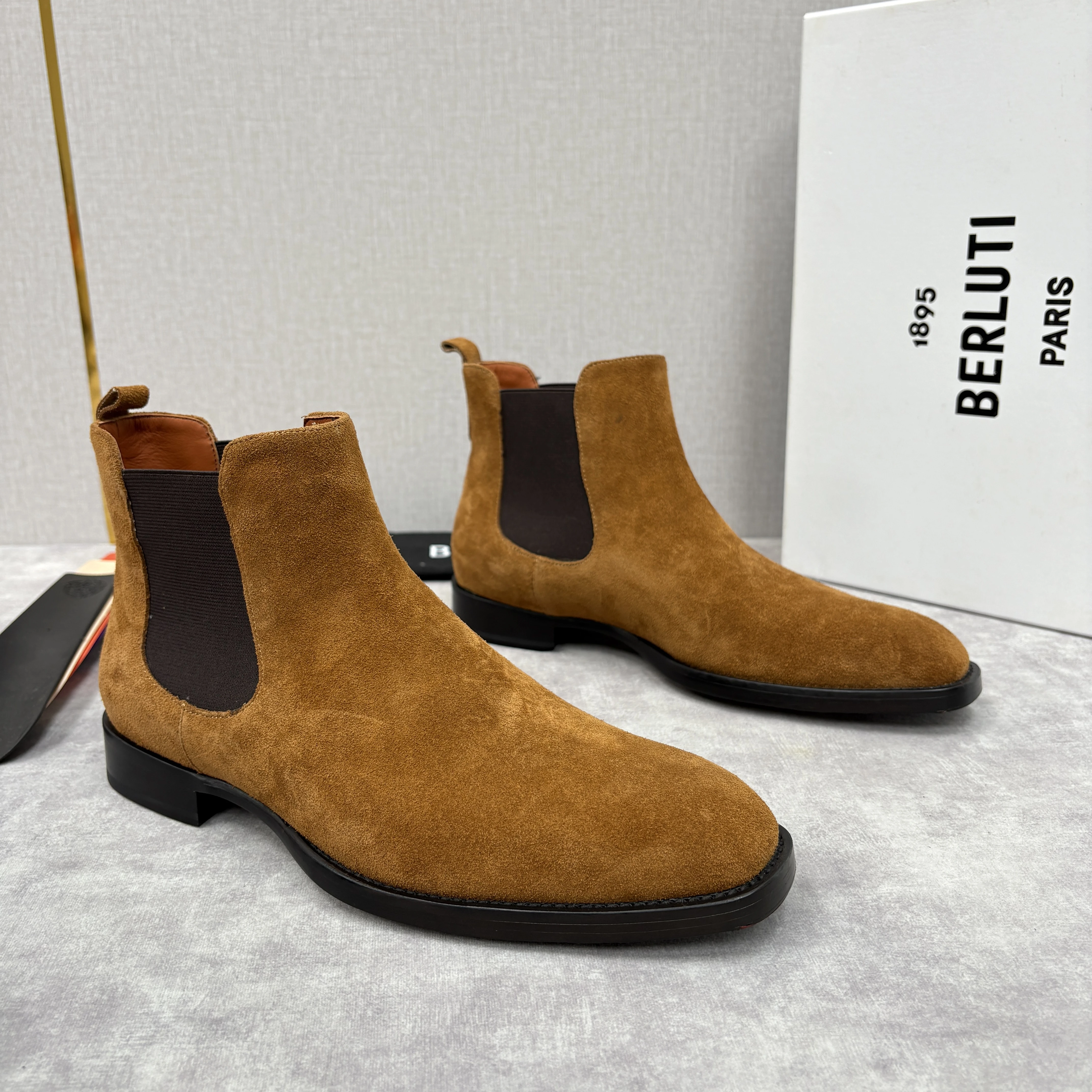 BERLUTI Мужские кроссовки челси из замши