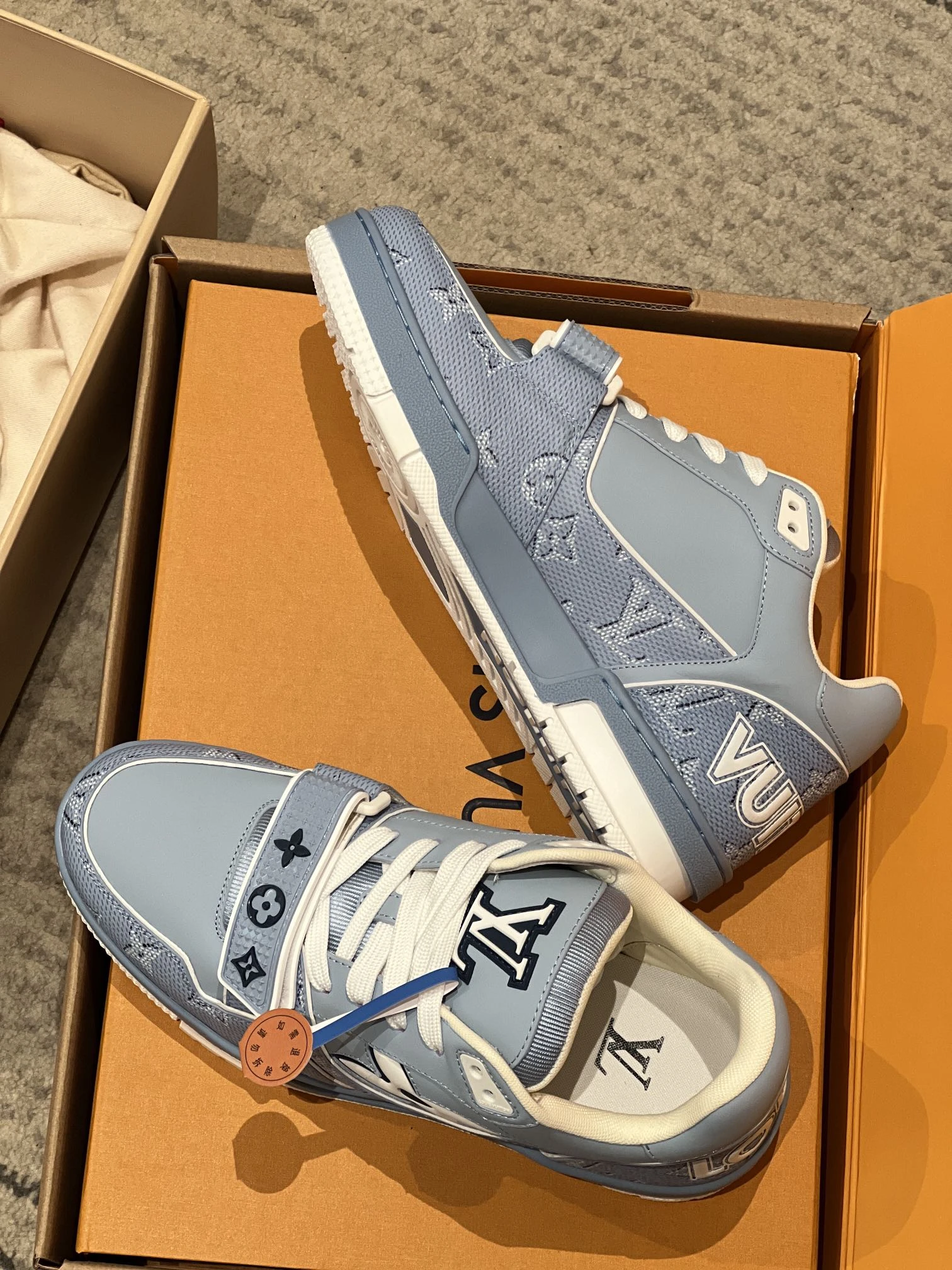 LOUIS VUITTON Кроссовки Trainer