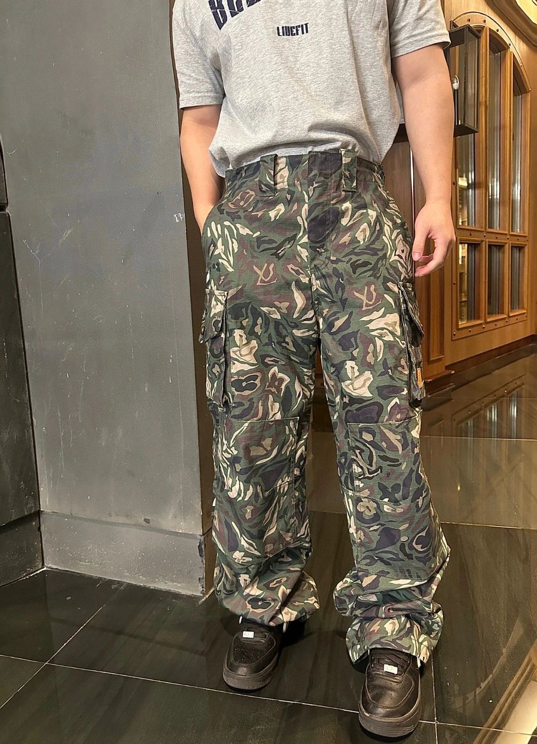 LOUIS VUITTON Мужские брюки LOUIS VUITTON Мужские брюки