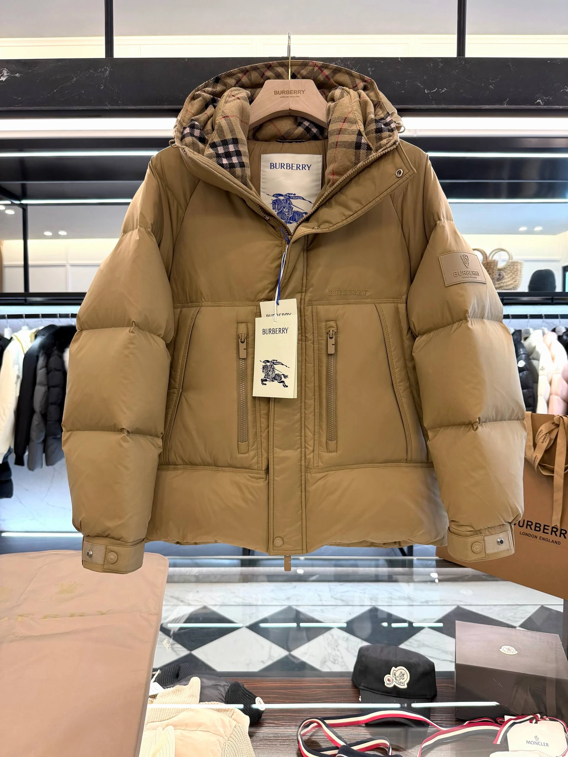 BURBERRY Мужской пуховик с пуховым наполнителем 