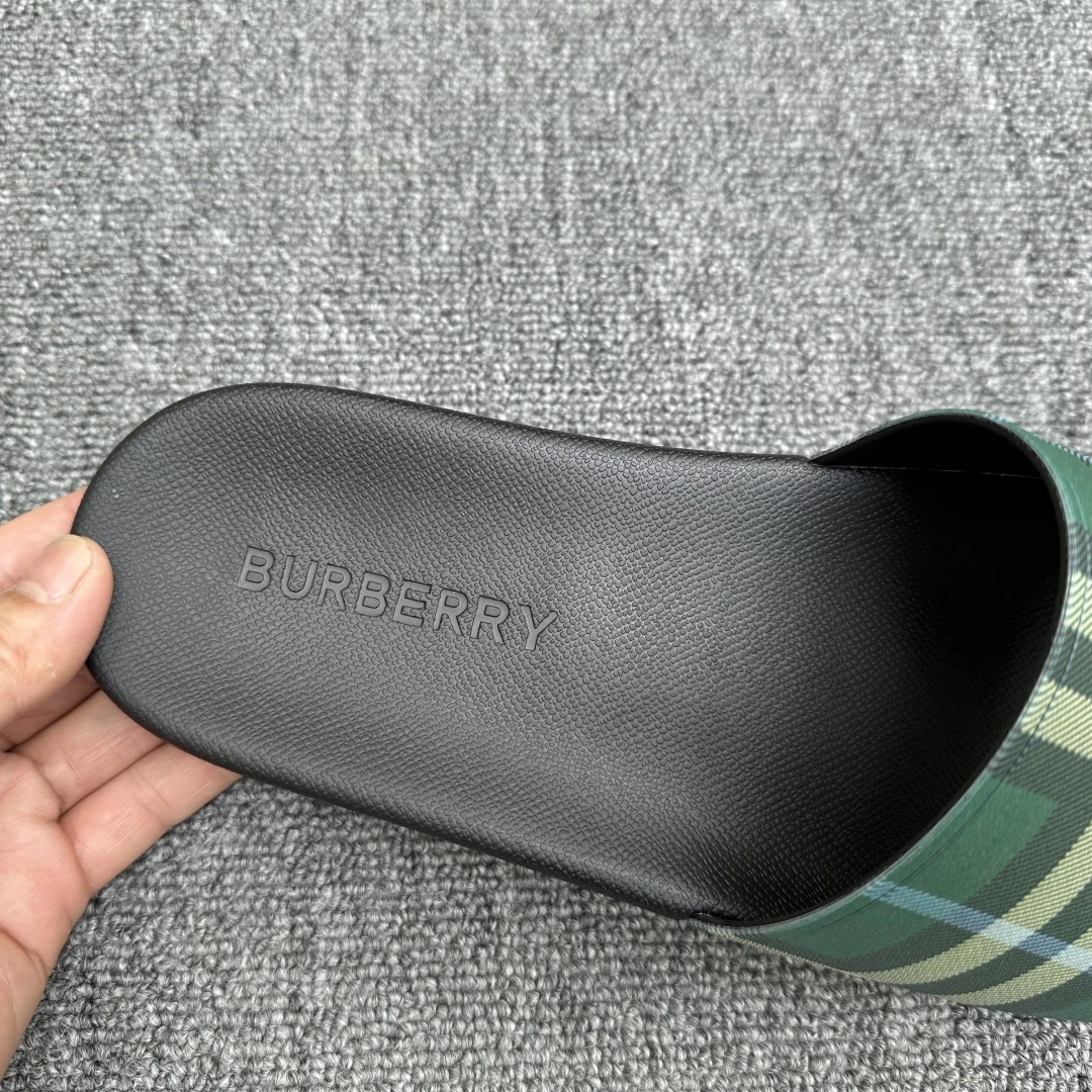 BURBERRY Мужские шлёпанцы 