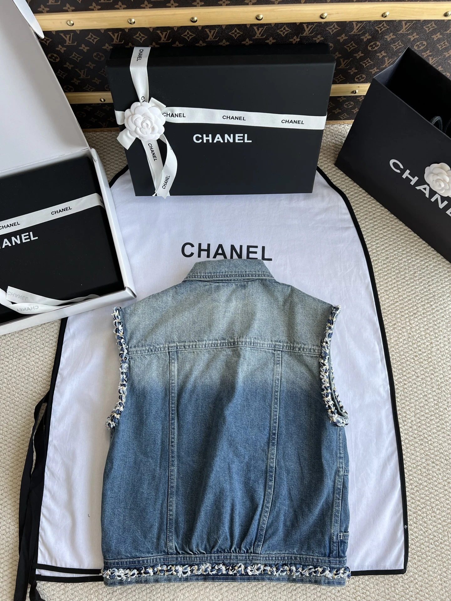 CHANEL Женский жилет деним CHANEL Женский жилет деним