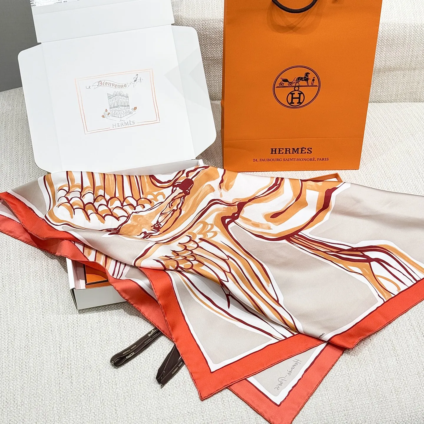 HERMES Женский платок из шелка с летающей лошадью