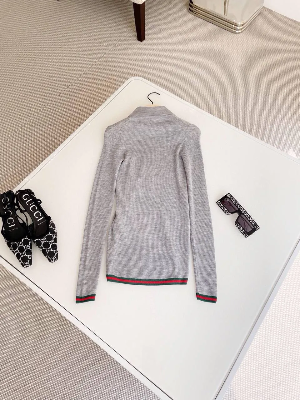 GUCCI Женский кашемировый лонгслив  GUCCI Женский кашемировый лонгслив