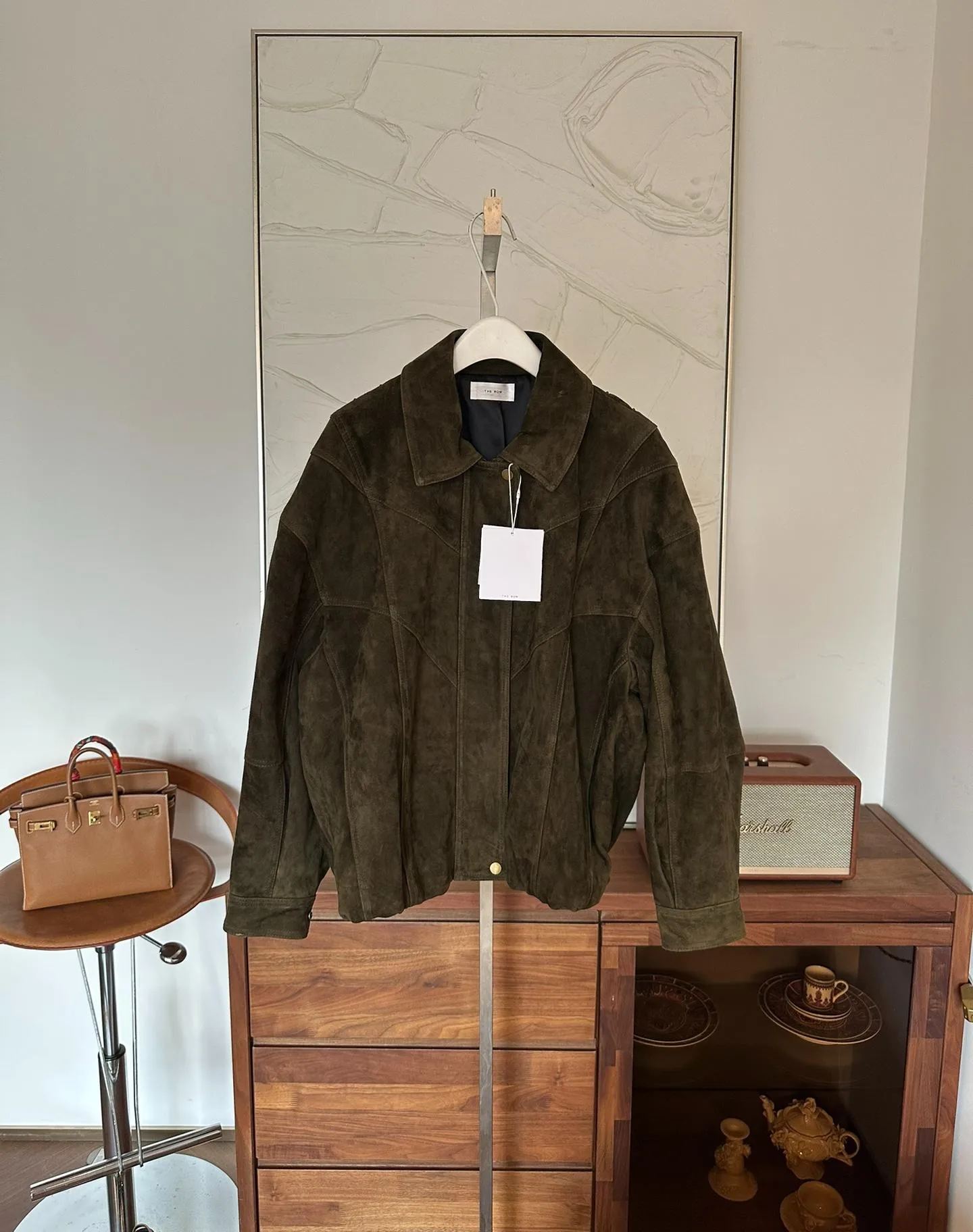 THE ROW Женская куртка из замши свободного кроя бежевая